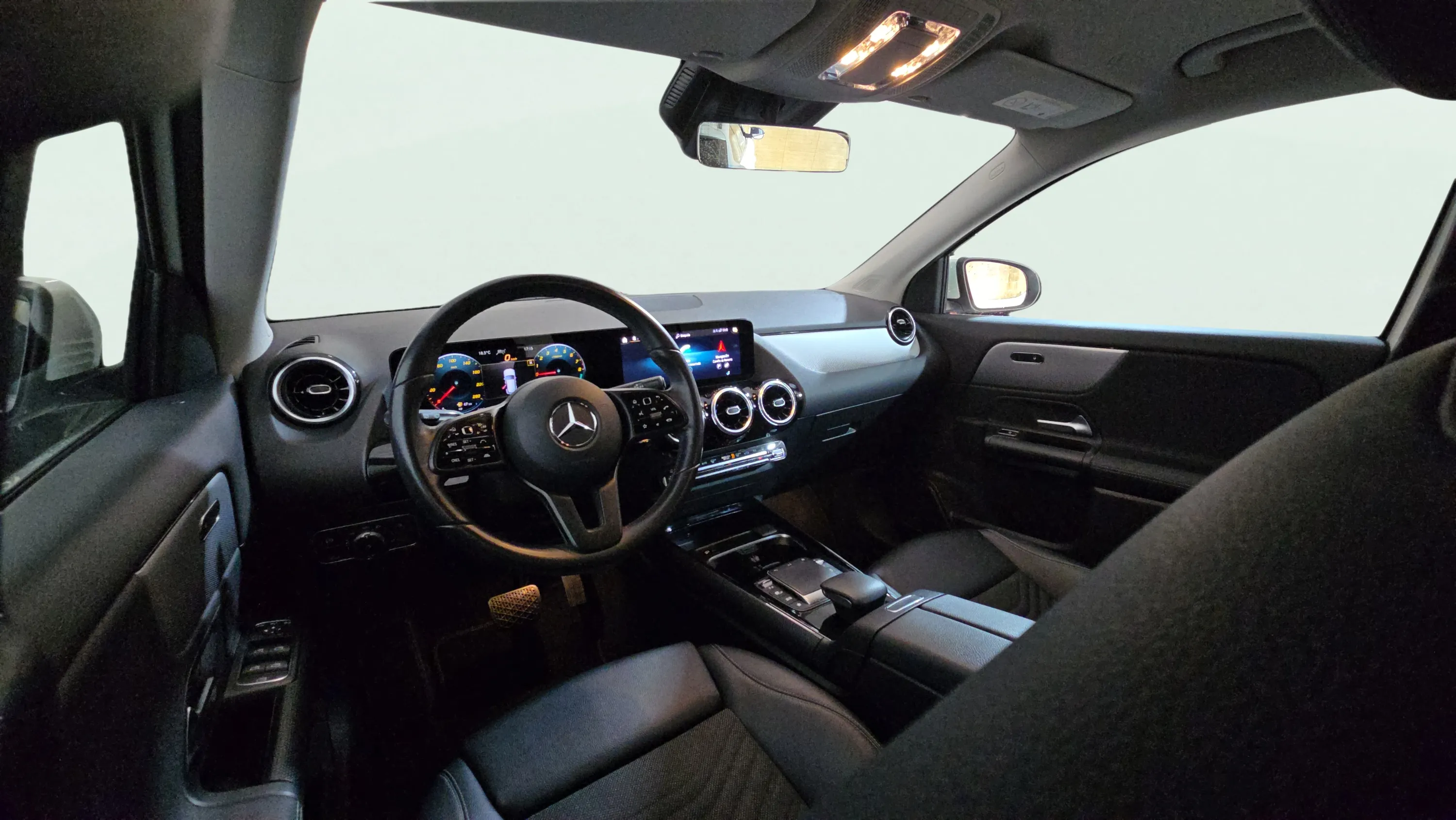 Mercedes-Benz GLA 250 e - foto 12