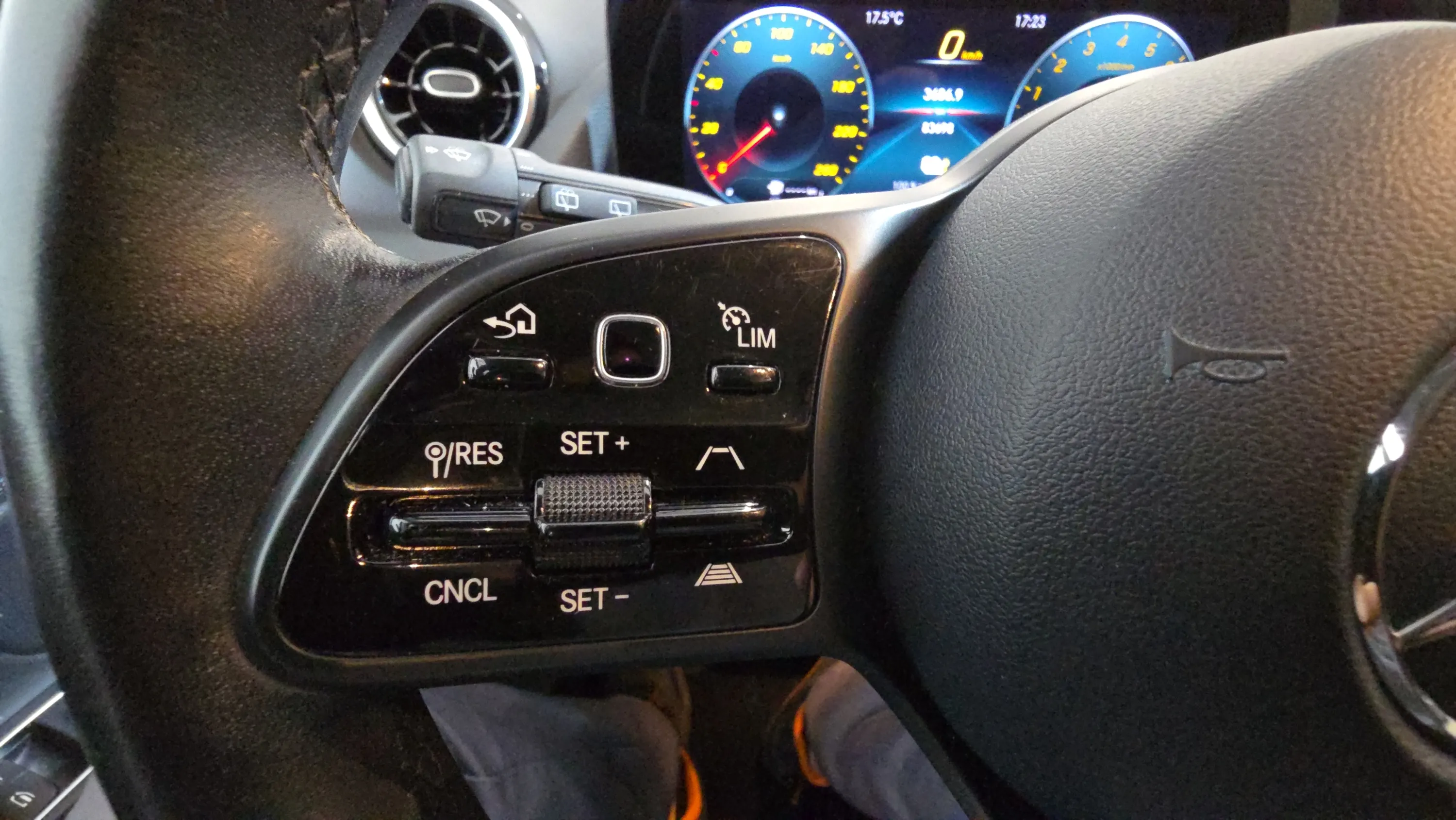 Mercedes-Benz GLA 250 e - foto 16