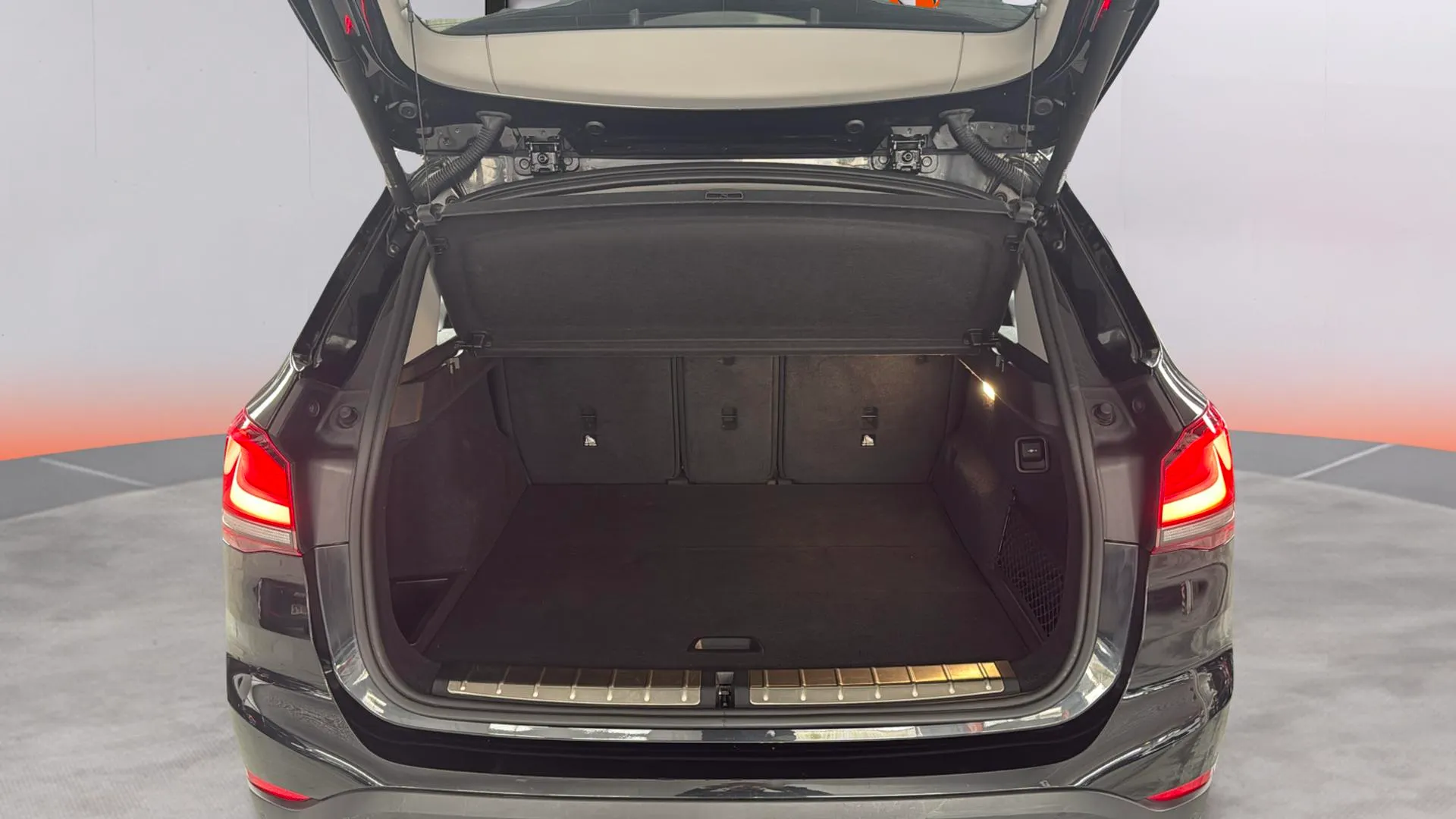 BMW X1 xDrive18dA - foto 9