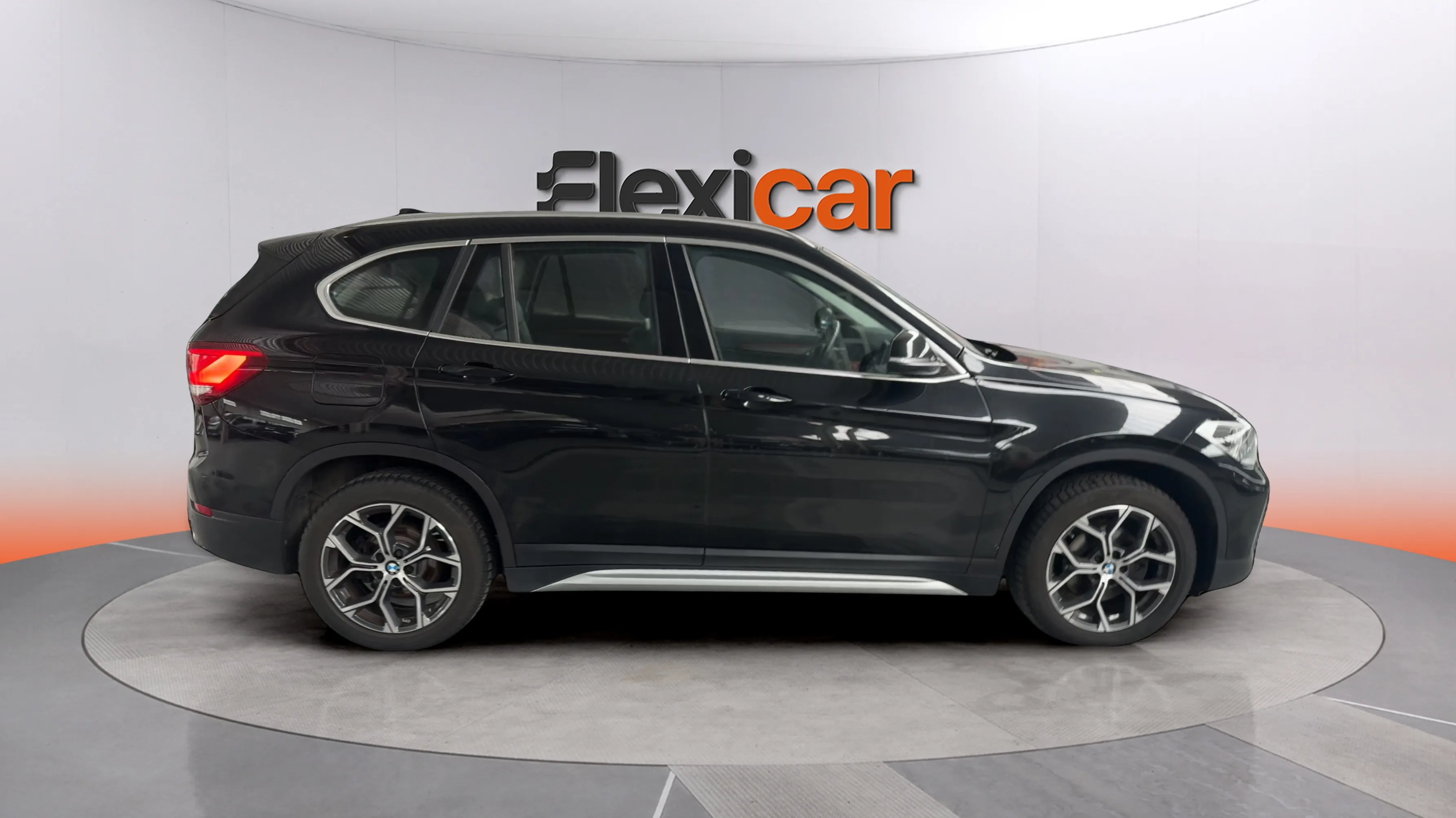 BMW X1 xDrive18dA - foto 8