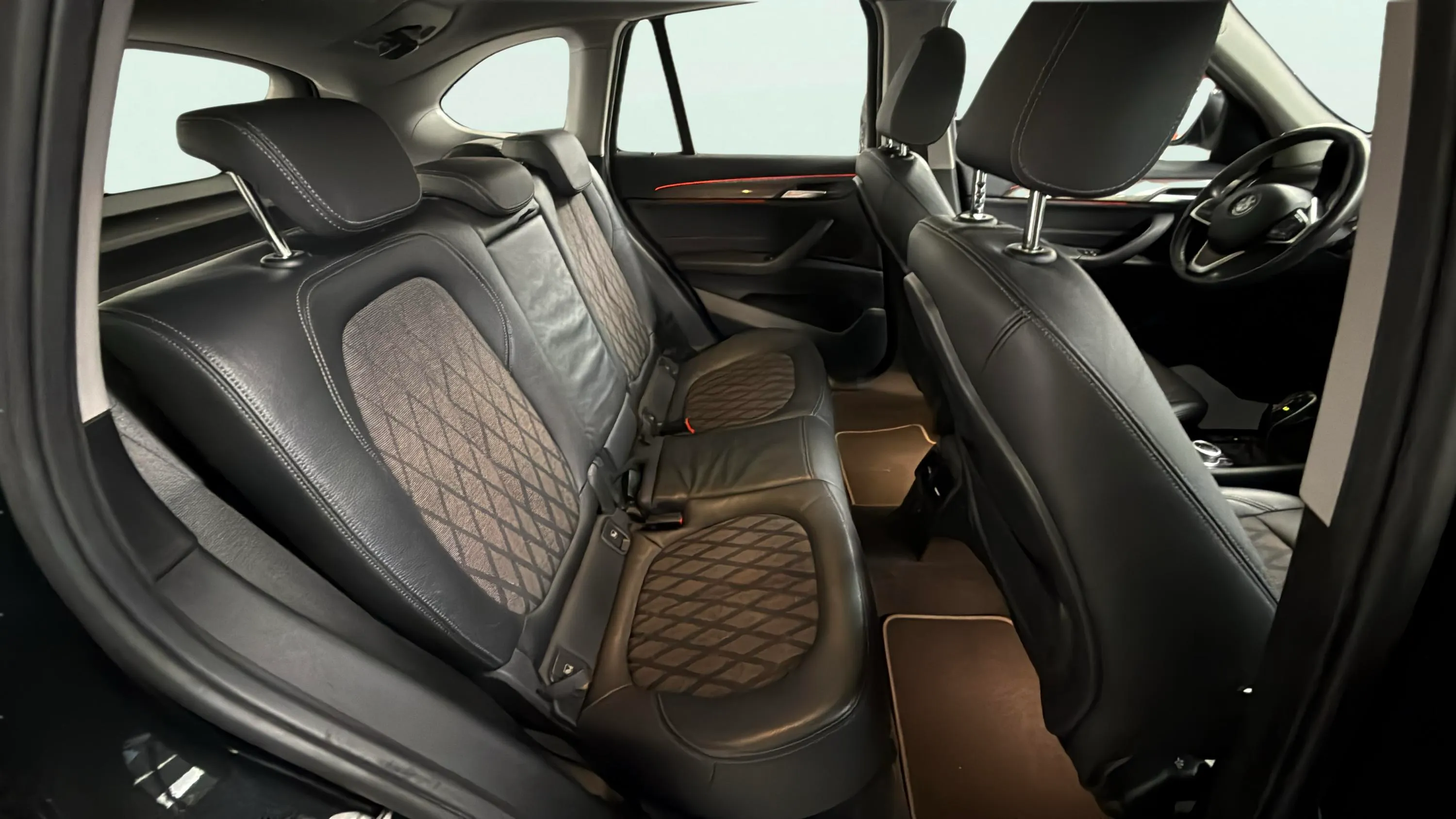 BMW X1 xDrive18dA - foto 18