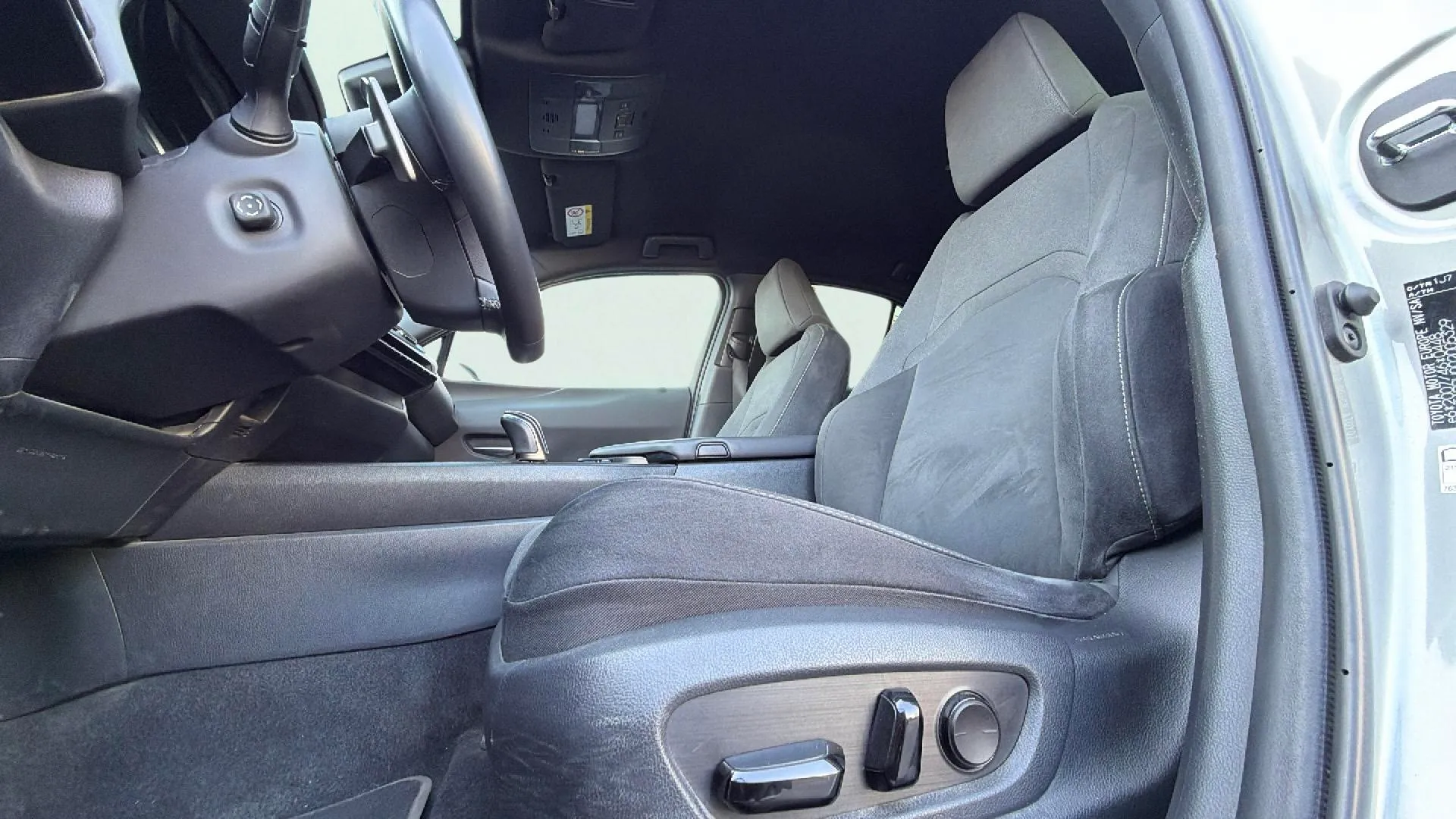 Lexus UX 300e Executive - foto 10