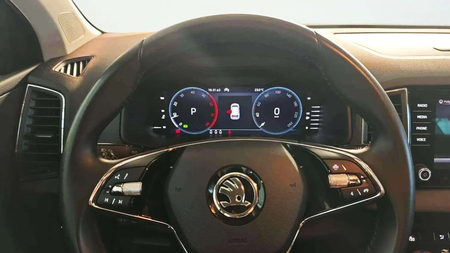 Škoda Karoq 2.0 TDI DSG 4x4 Ambition - foto 9