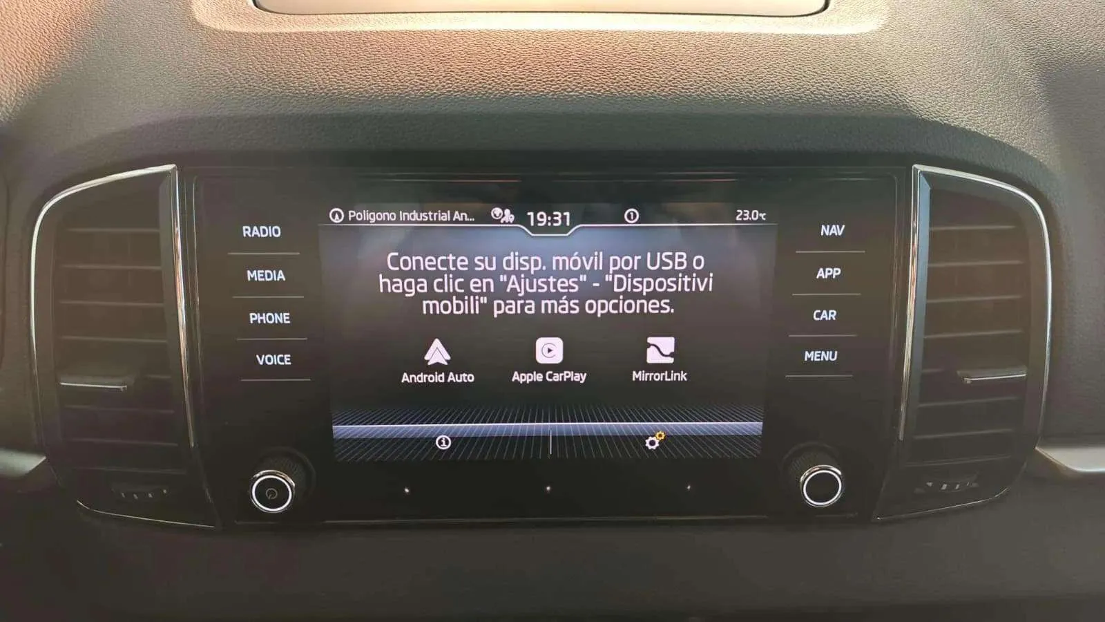Škoda Karoq 2.0 TDI DSG 4x4 Ambition - foto 19