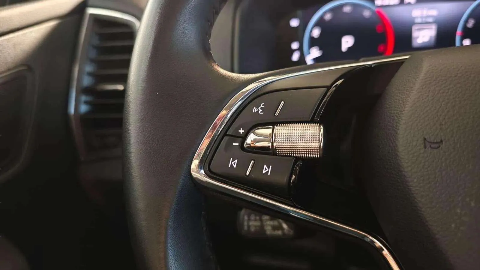 Škoda Karoq 2.0 TDI DSG 4x4 Ambition - foto 13
