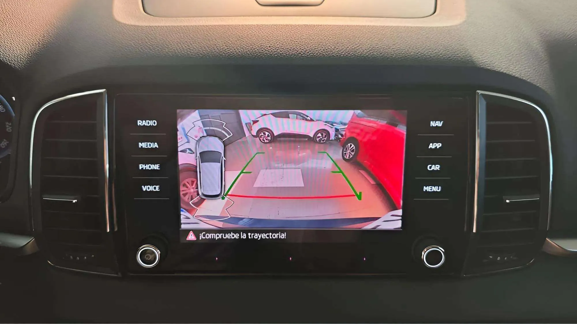 Škoda Karoq 2.0 TDI DSG 4x4 Ambition - foto 16