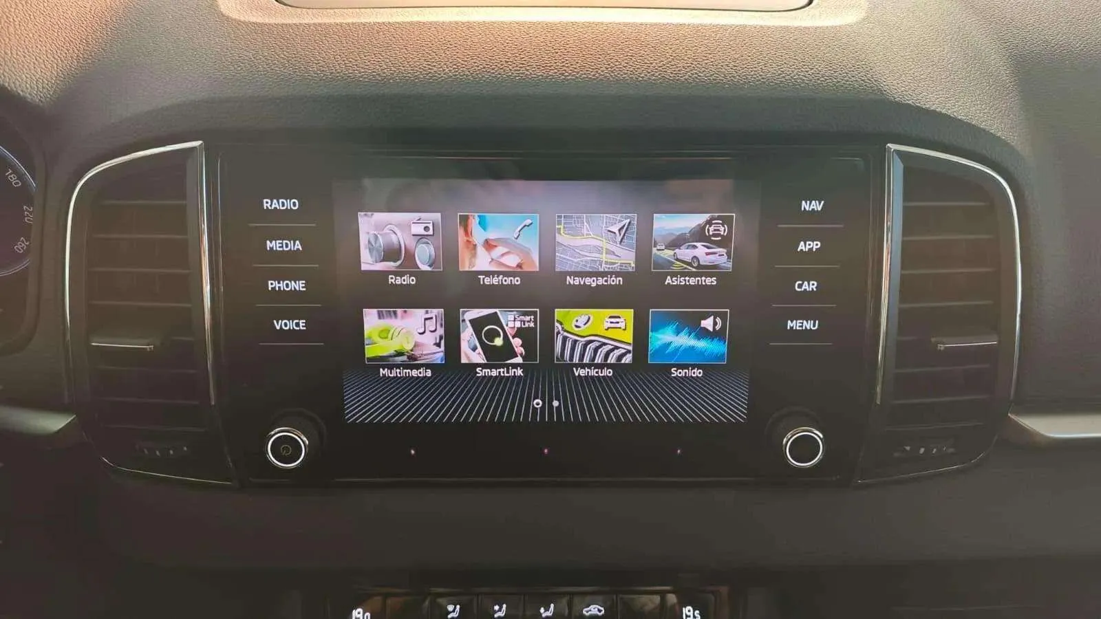 Škoda Karoq 2.0 TDI DSG 4x4 Ambition - foto 17