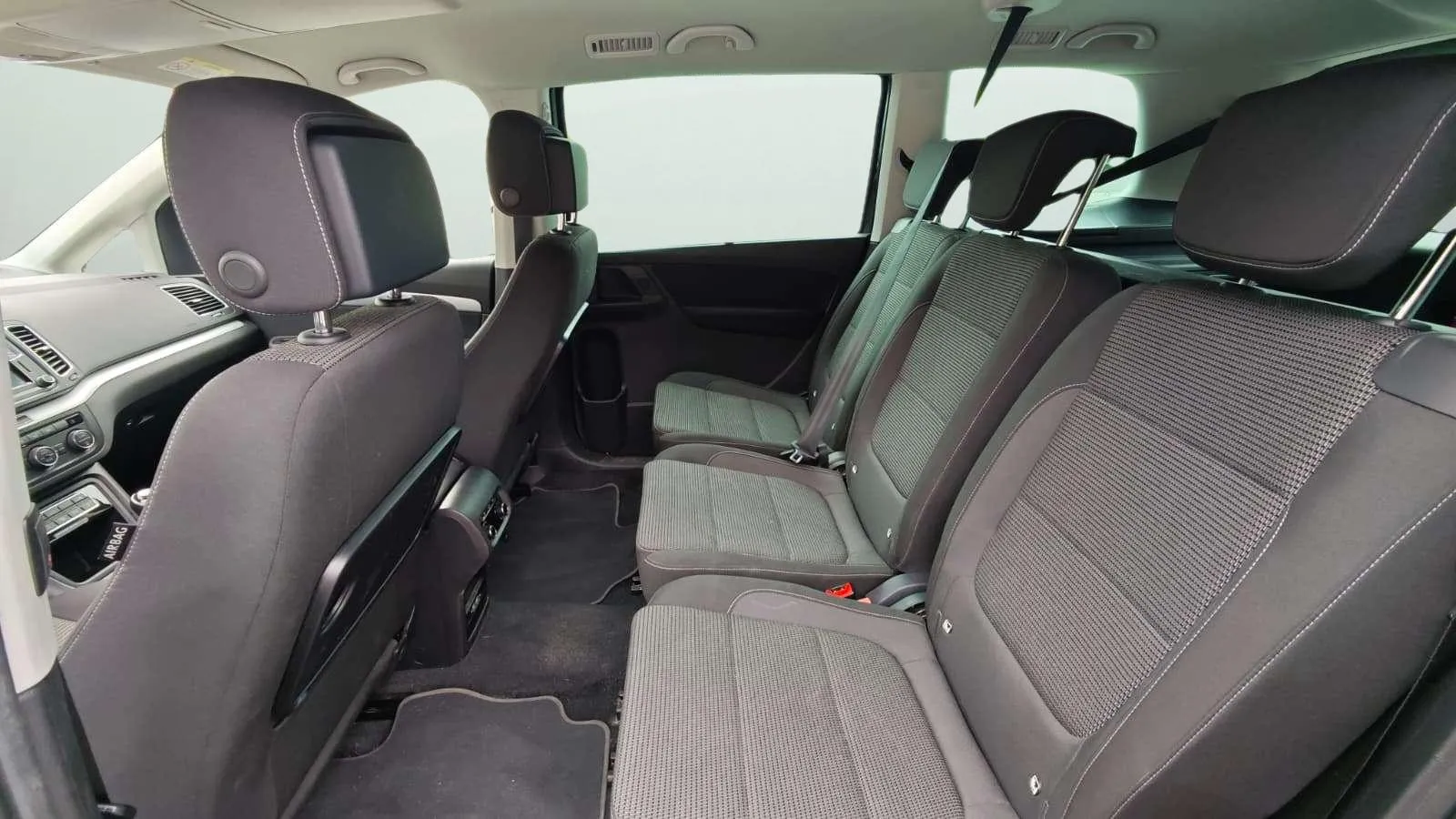 Volkswagen Sharan Advance 1.4 TSI - foto 32