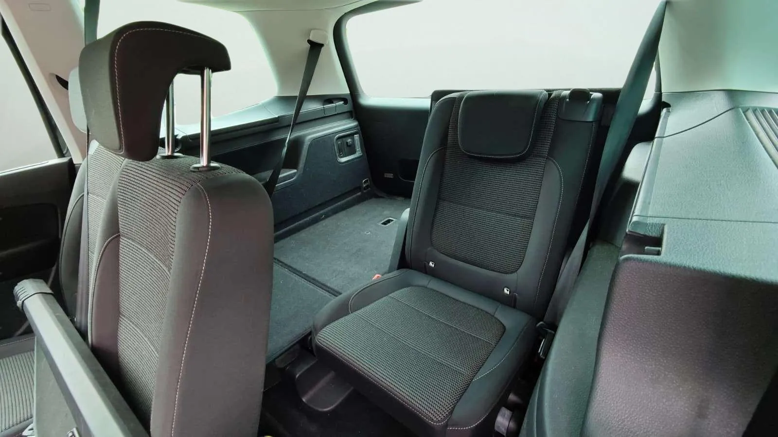 Volkswagen Sharan Advance 1.4 TSI - foto 33