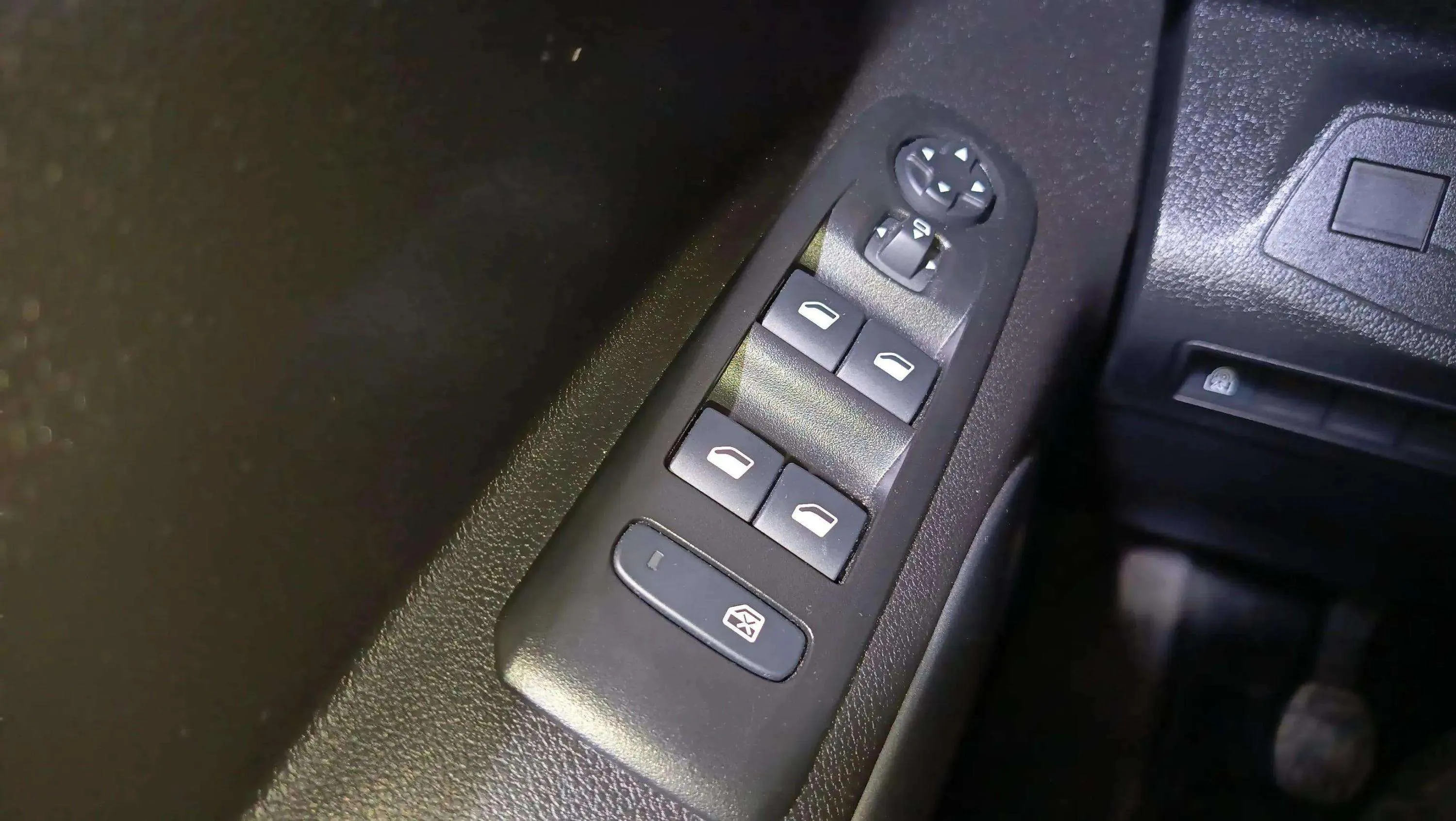 Opel Combo GS 1.5 Td MT6 €6.4 - foto 16