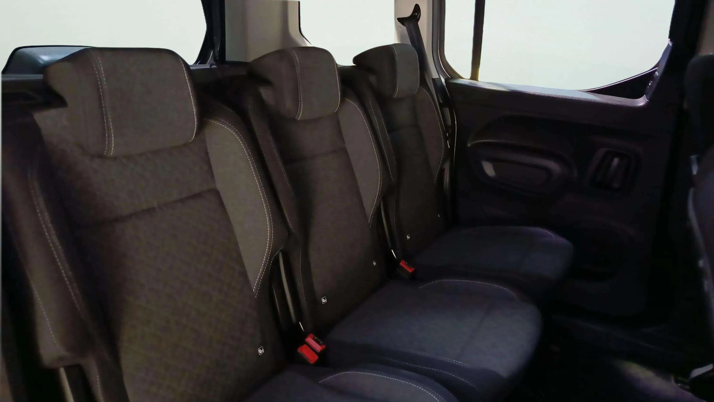 Opel Combo GS 1.5 Td MT6 €6.4 - foto 15