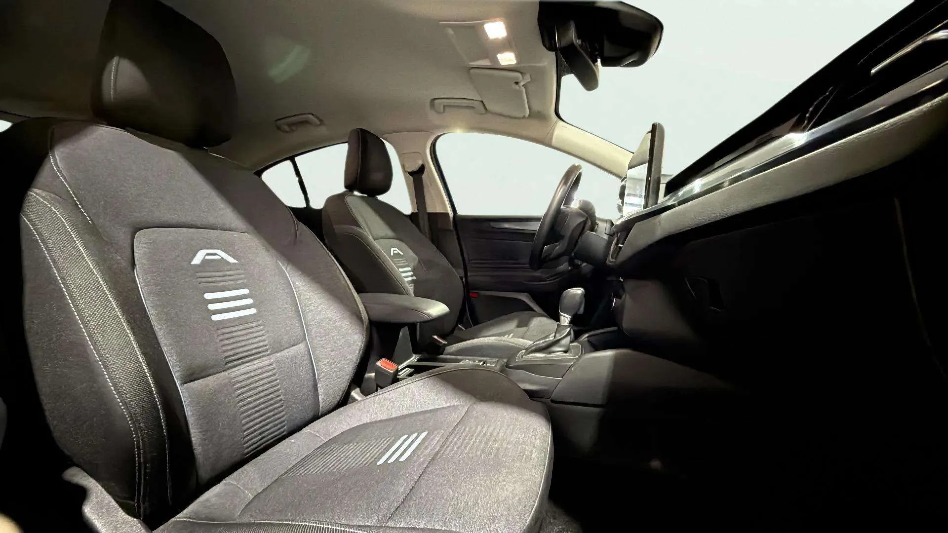 Ford Focus 1.0 EcoBoost MHEV Active Des. SIP - foto 14