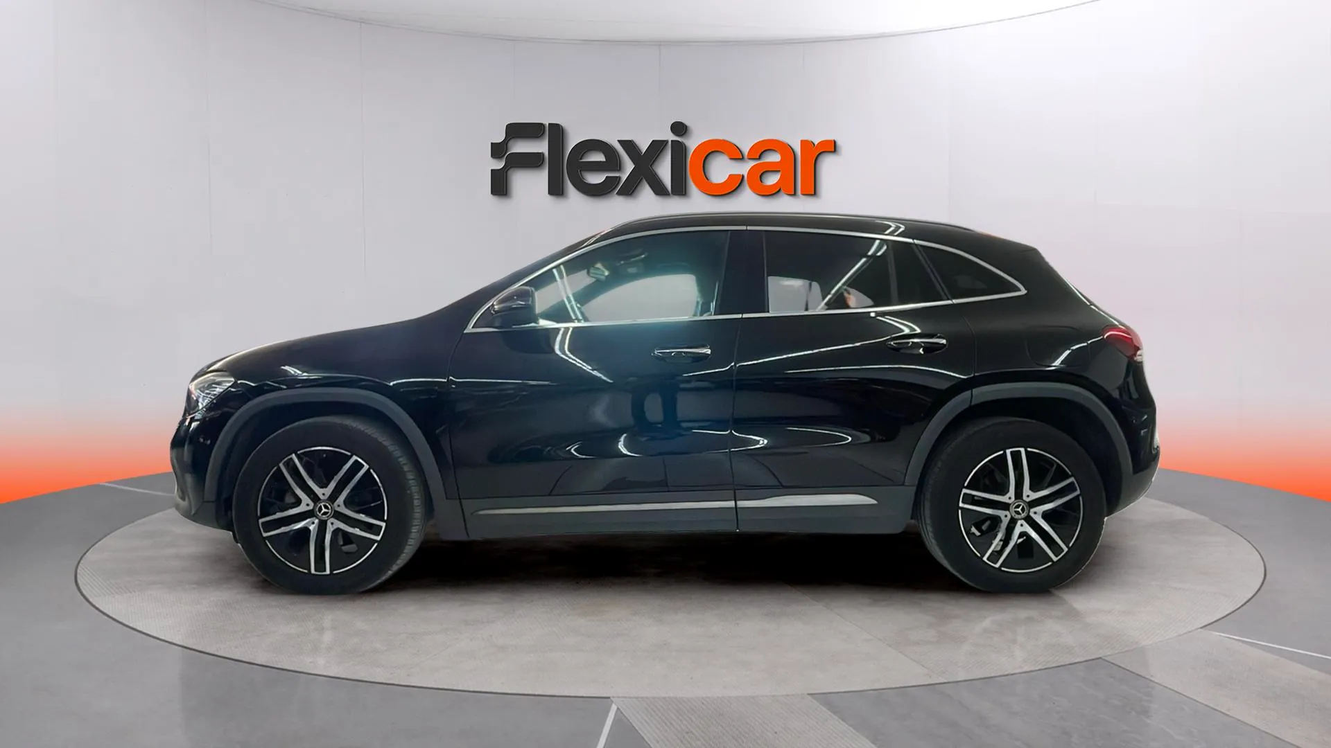 Mercedes-Benz GLA 200 D 4MATIC - foto 4