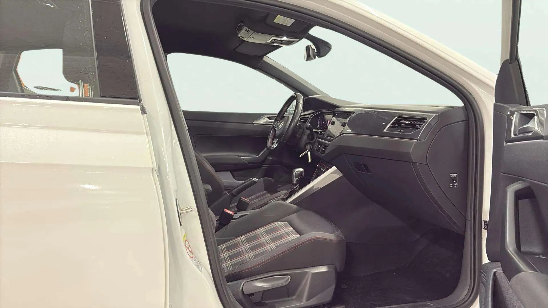 Volkswagen Polo GTI 2.0 TSI DSG - foto 11