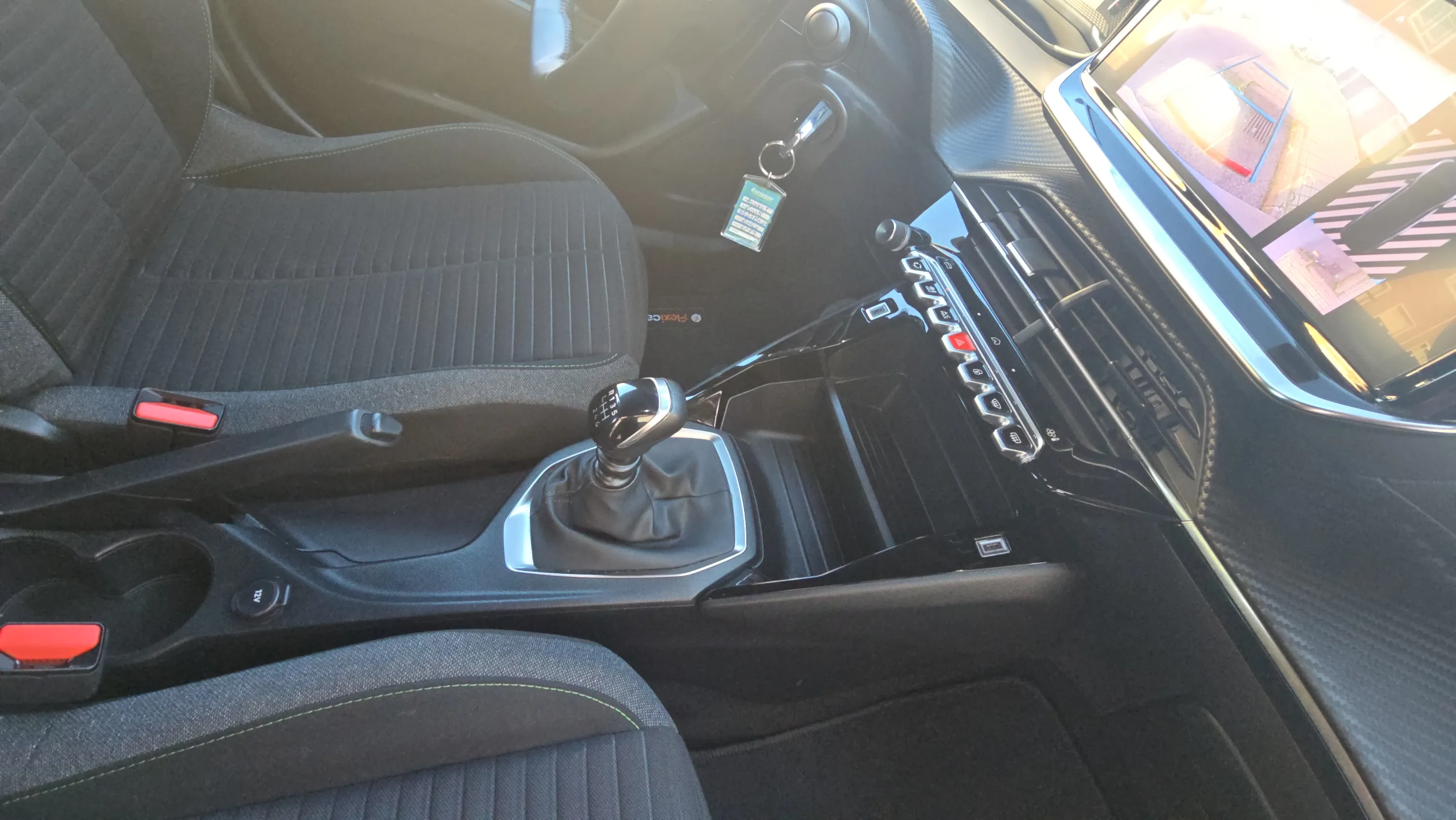Peugeot 2008 Active PureTech 100 - foto 16