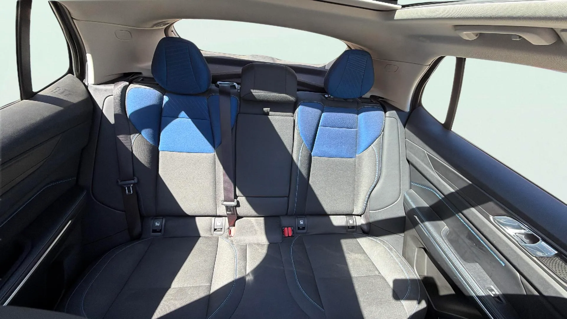 Lynk & Co 01 1.5 PHEV - foto 14