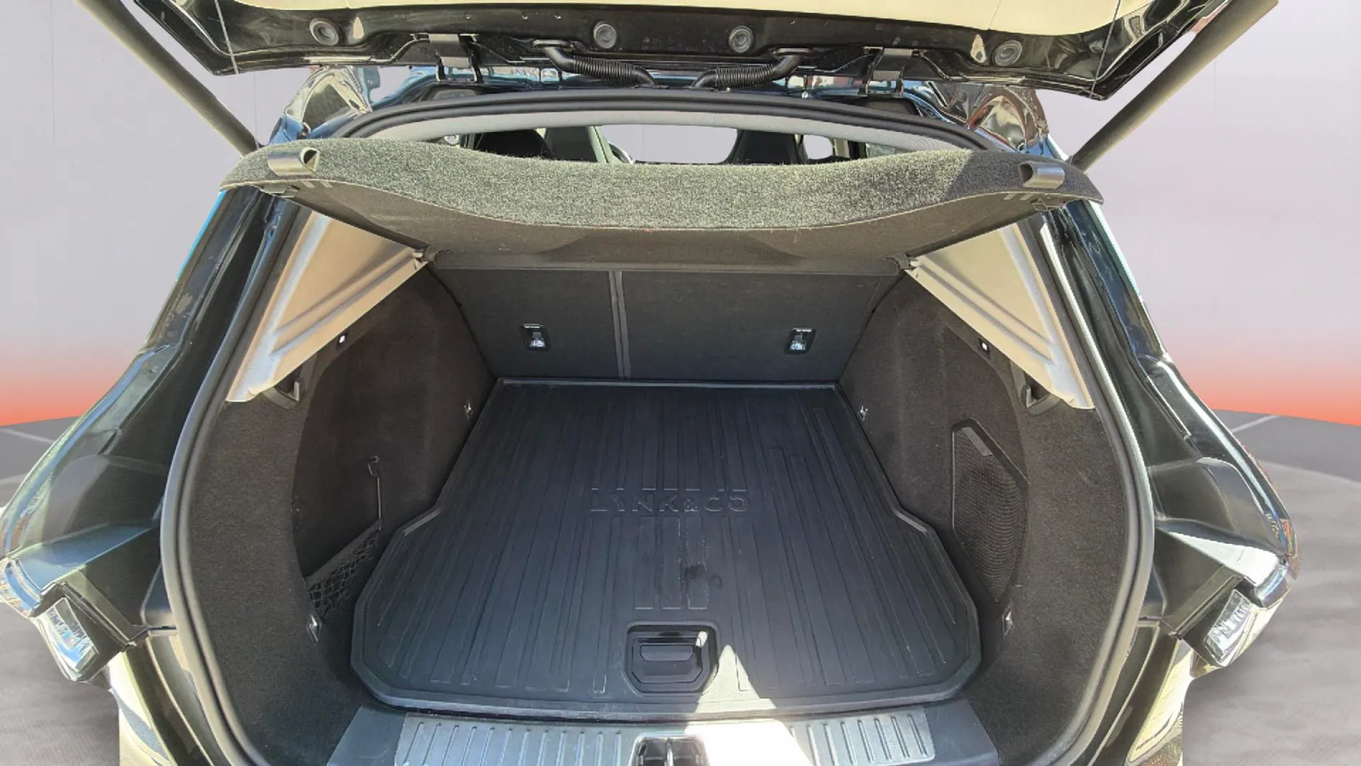 Lynk & Co 01 1.5 PHEV - foto 15