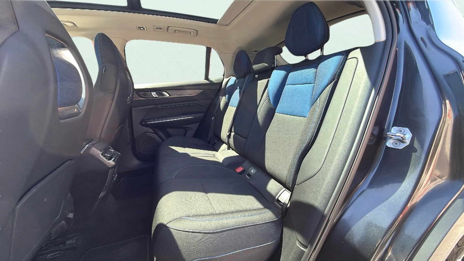 Lynk & Co 01 1.5 PHEV - foto 19