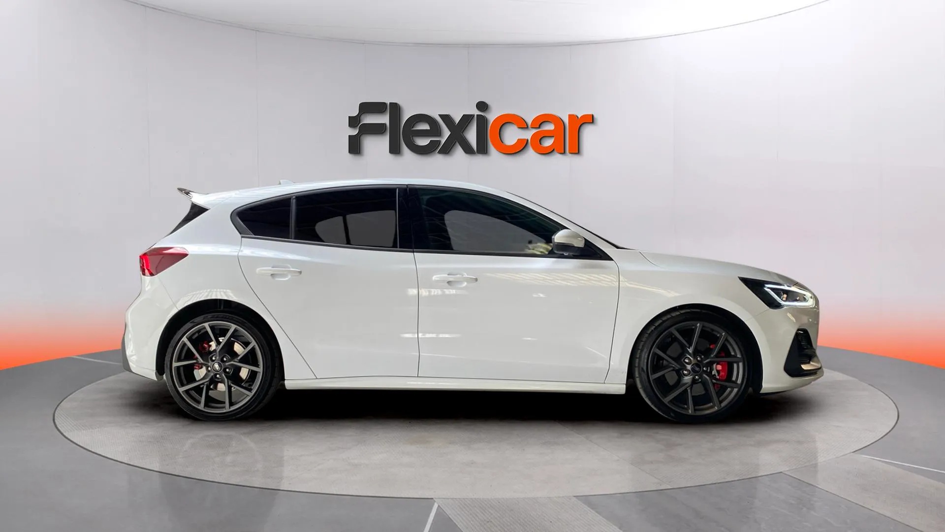 Ford Focus ST 2.3 EcoBoost - foto 3
