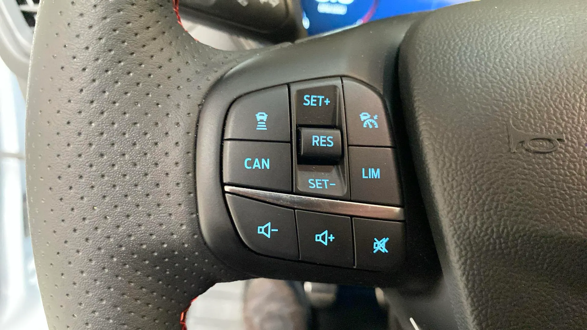 Ford Focus ST 2.3 EcoBoost - foto 21