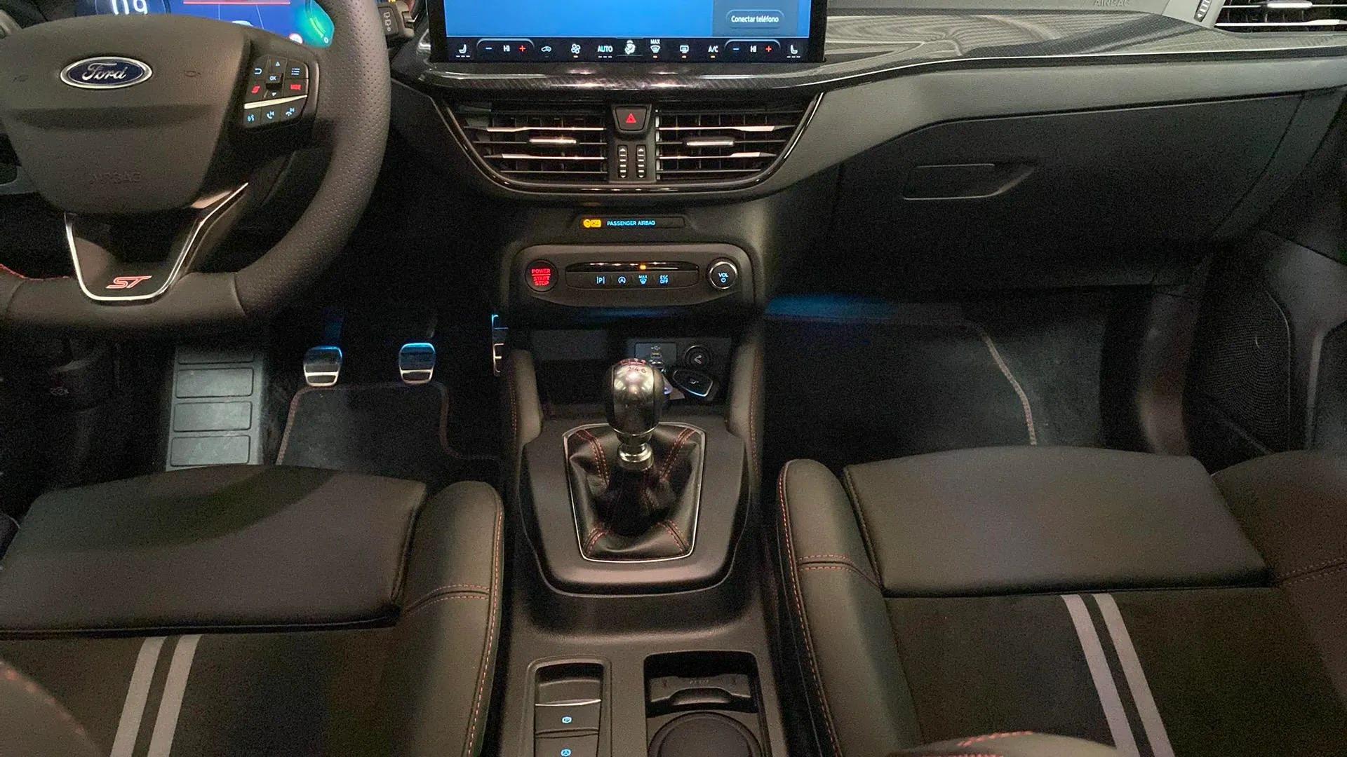 Ford Focus ST 2.3 EcoBoost - foto 8