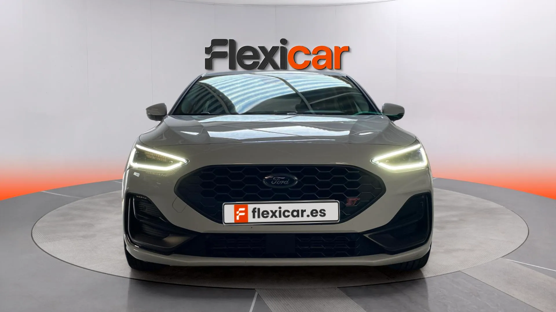 Ford Focus ST 2.3 EcoBoost - foto 2
