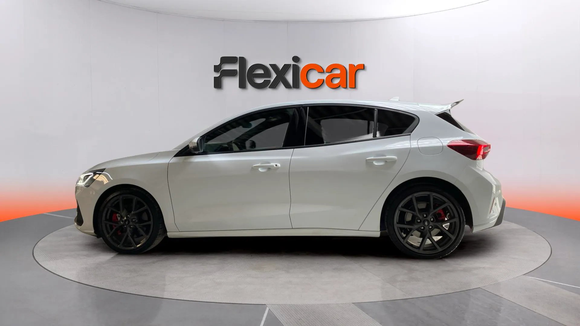 Ford Focus ST 2.3 EcoBoost - foto 5