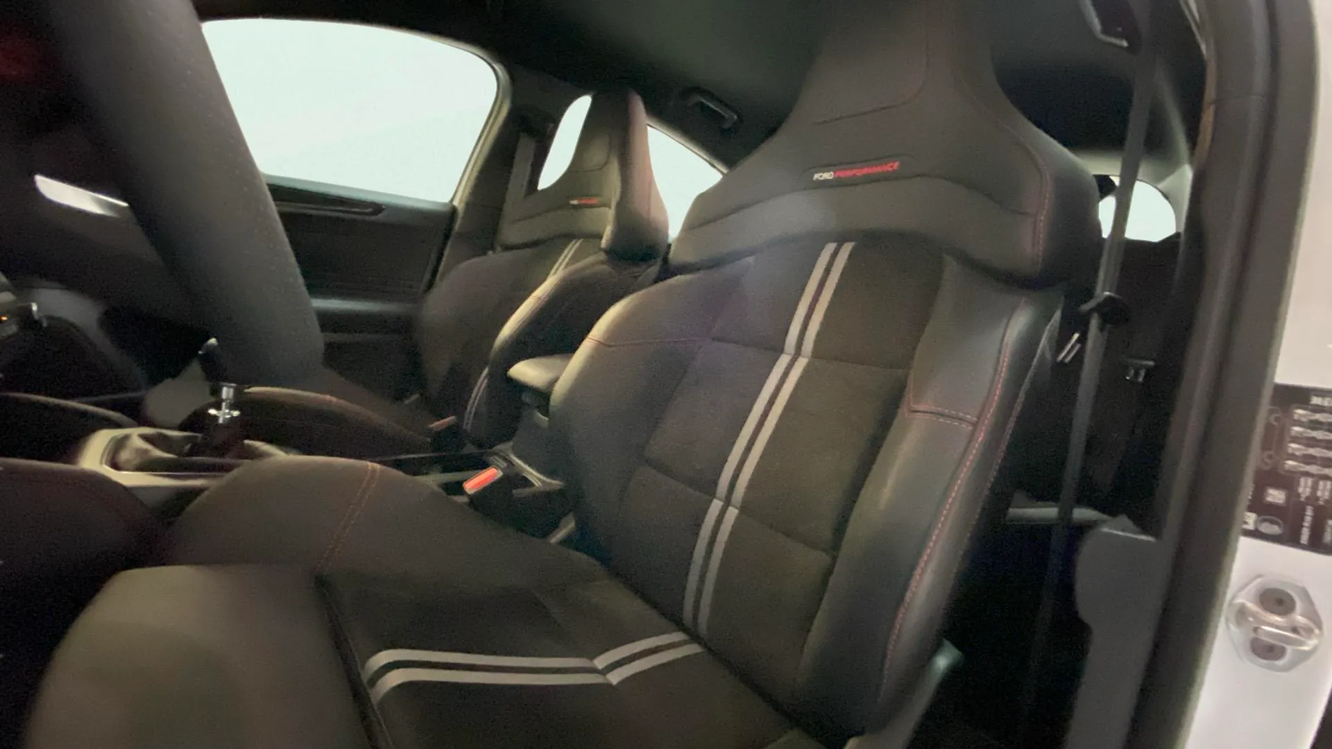 Ford Focus ST 2.3 EcoBoost - foto 10