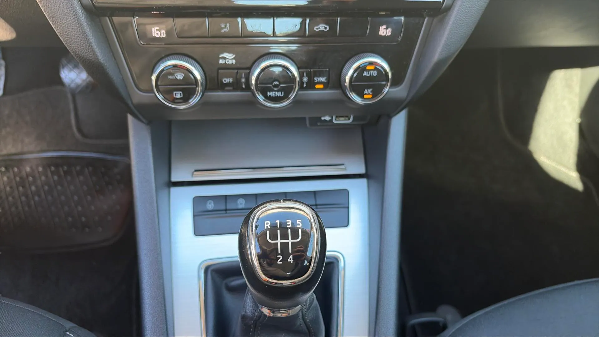 Škoda Octavia 1.6 TDI Like - foto 22