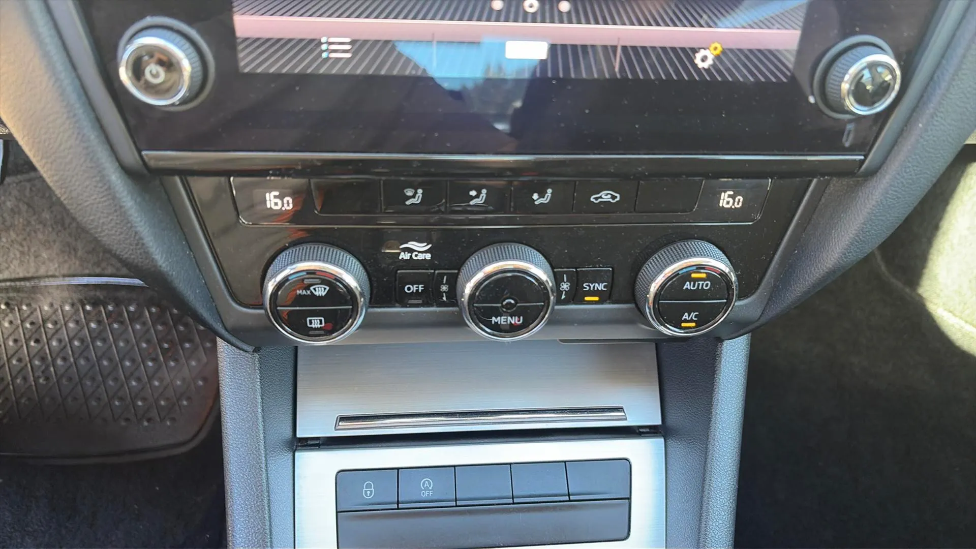 Škoda Octavia 1.6 TDI Like - foto 33