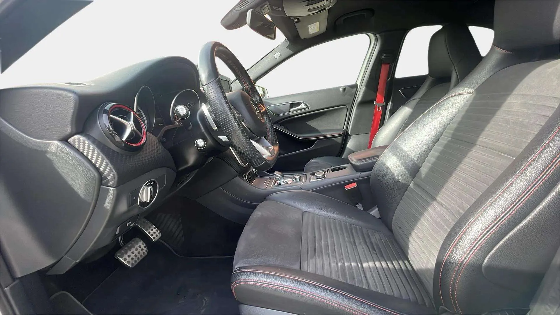 Mercedes-Benz Clase A Mercedes-AMG A 45 4MATIC - foto 29