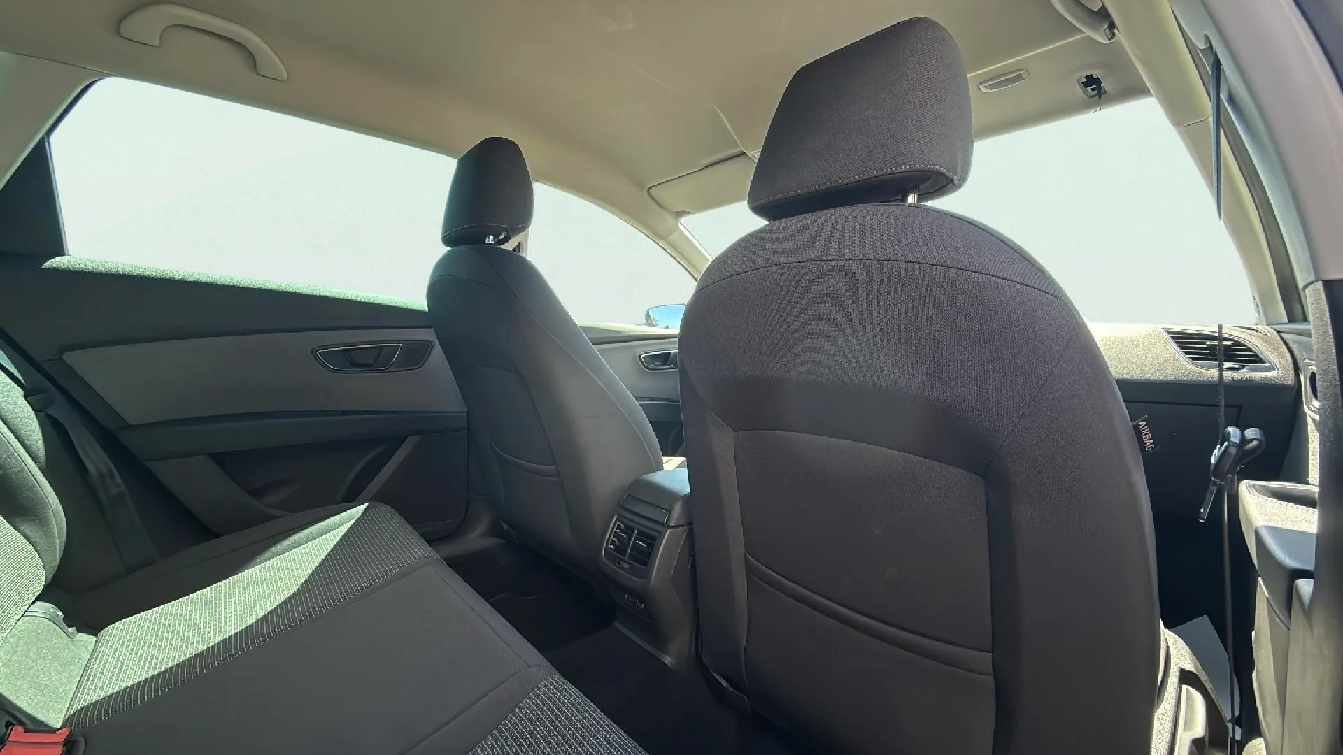 SEAT León 1.6 TDI Style Visio Ed - foto 18