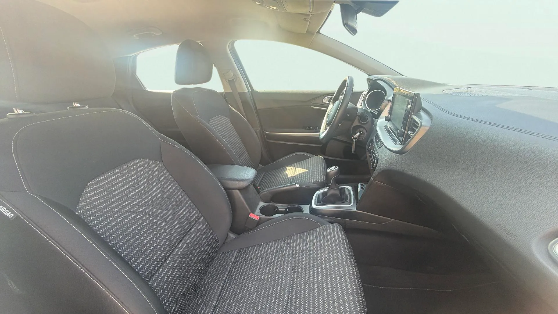 Kia XCeed 1.0 T-GDi Concept - foto 11