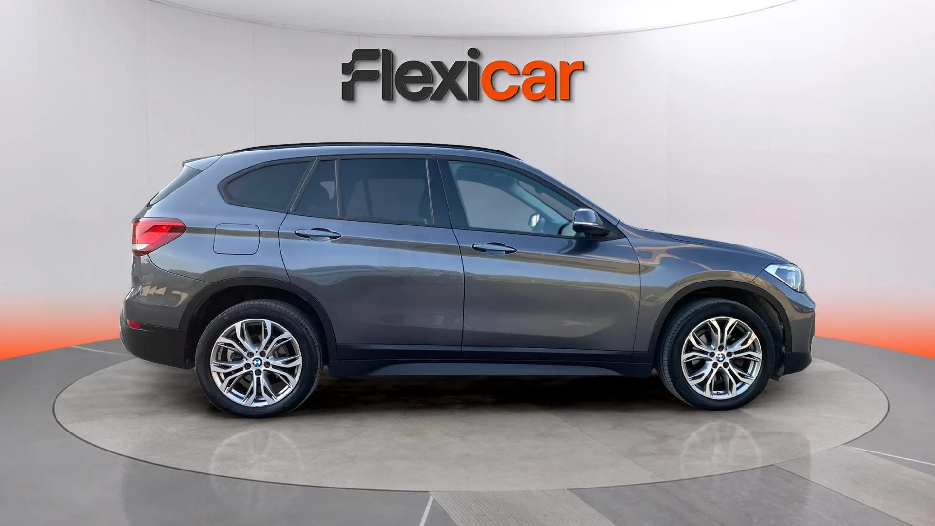 BMW X1 sDrive18i - foto 8
