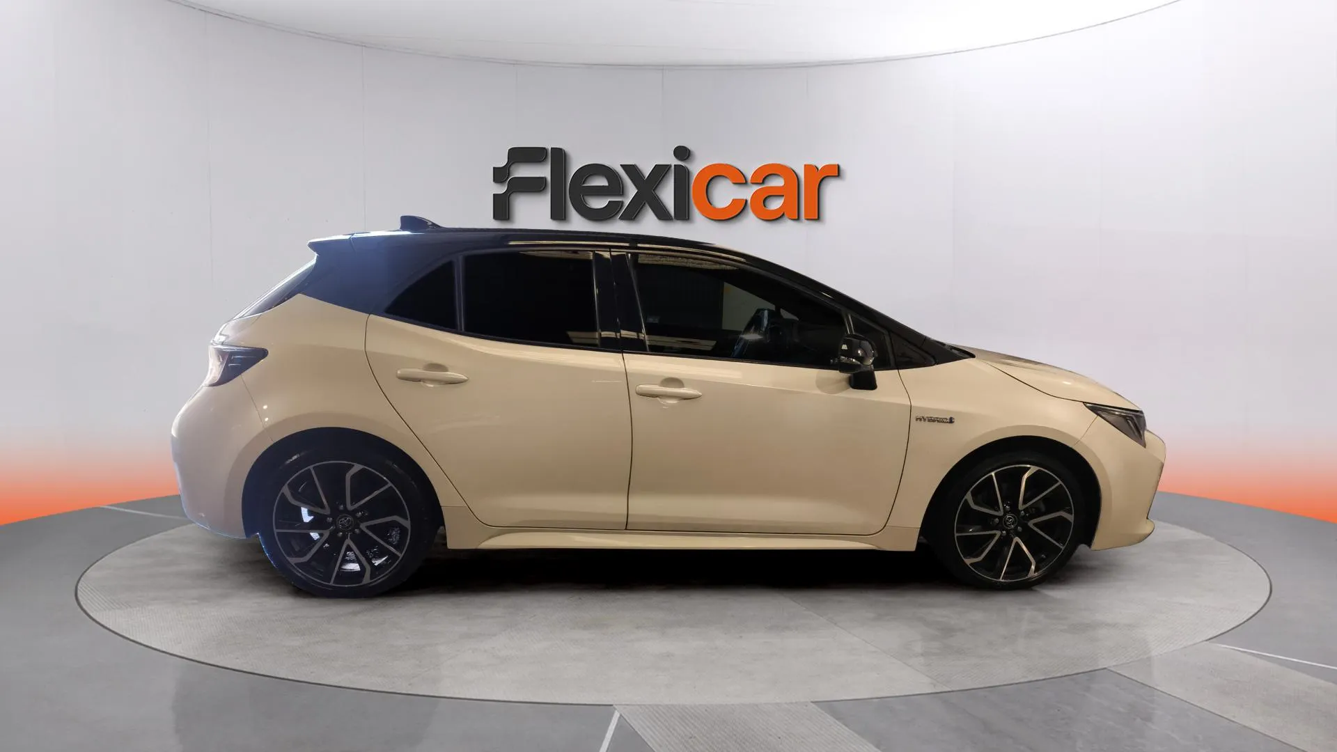 Toyota Corolla 2.0 180H Advance E-CVT - foto 4
