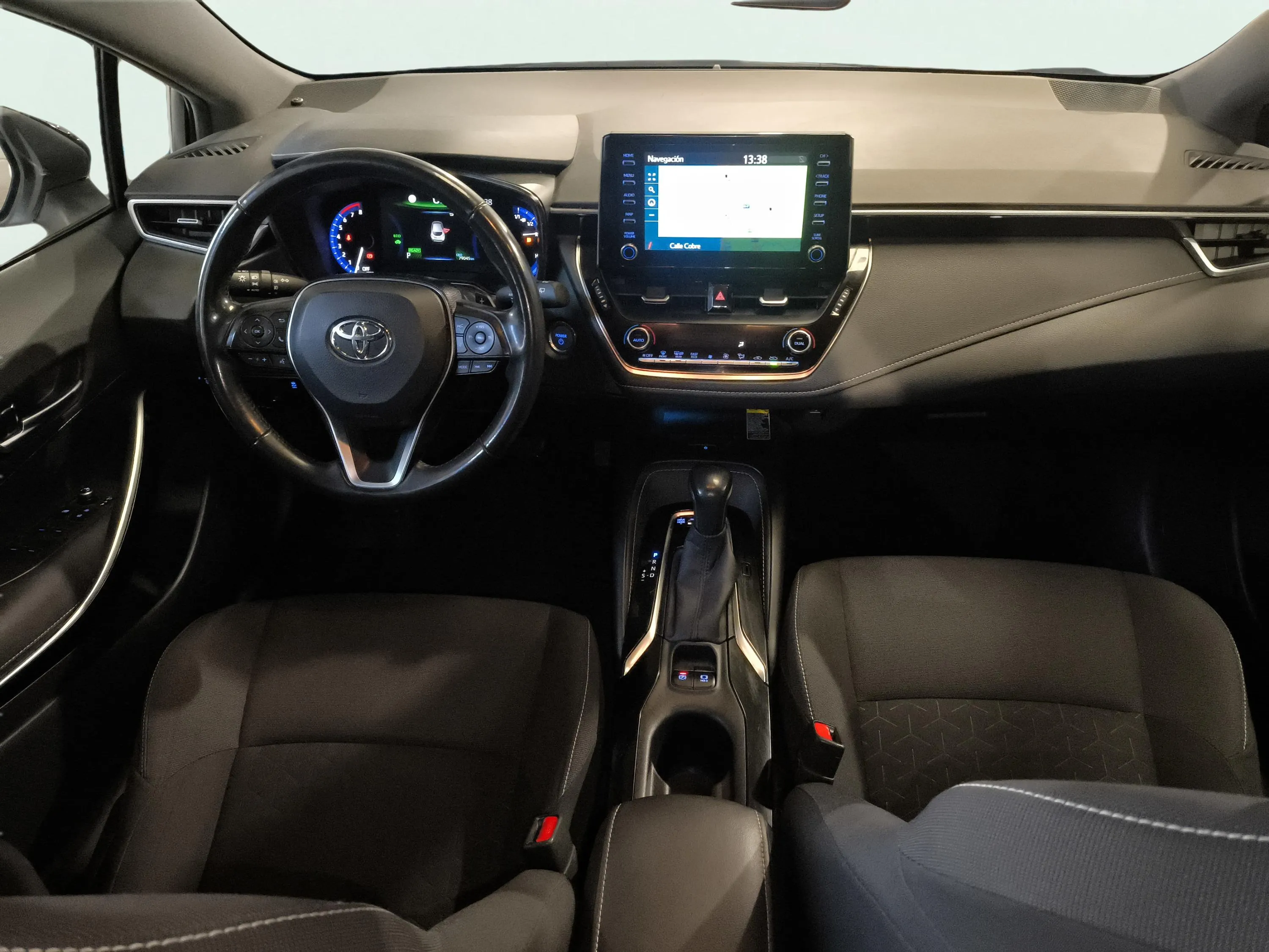 Toyota Corolla 2.0 180H Advance E-CVT - foto 21
