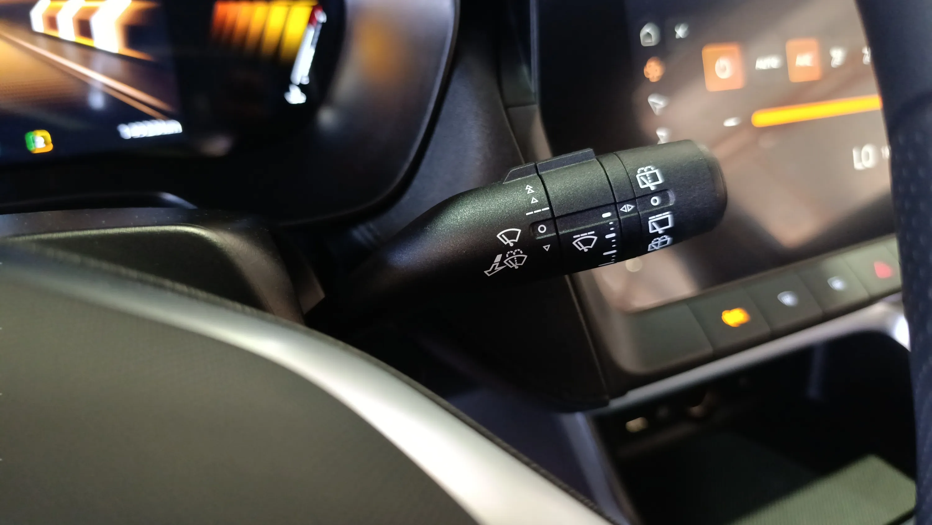 MG ZS Hybrid+ Comfort - foto 13