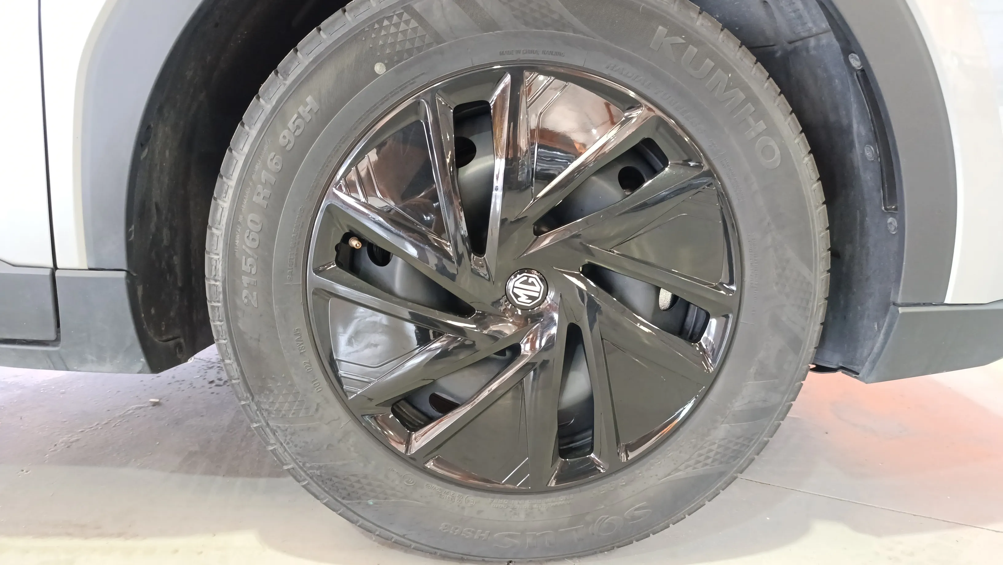 MG ZS Hybrid+ Comfort - foto 38