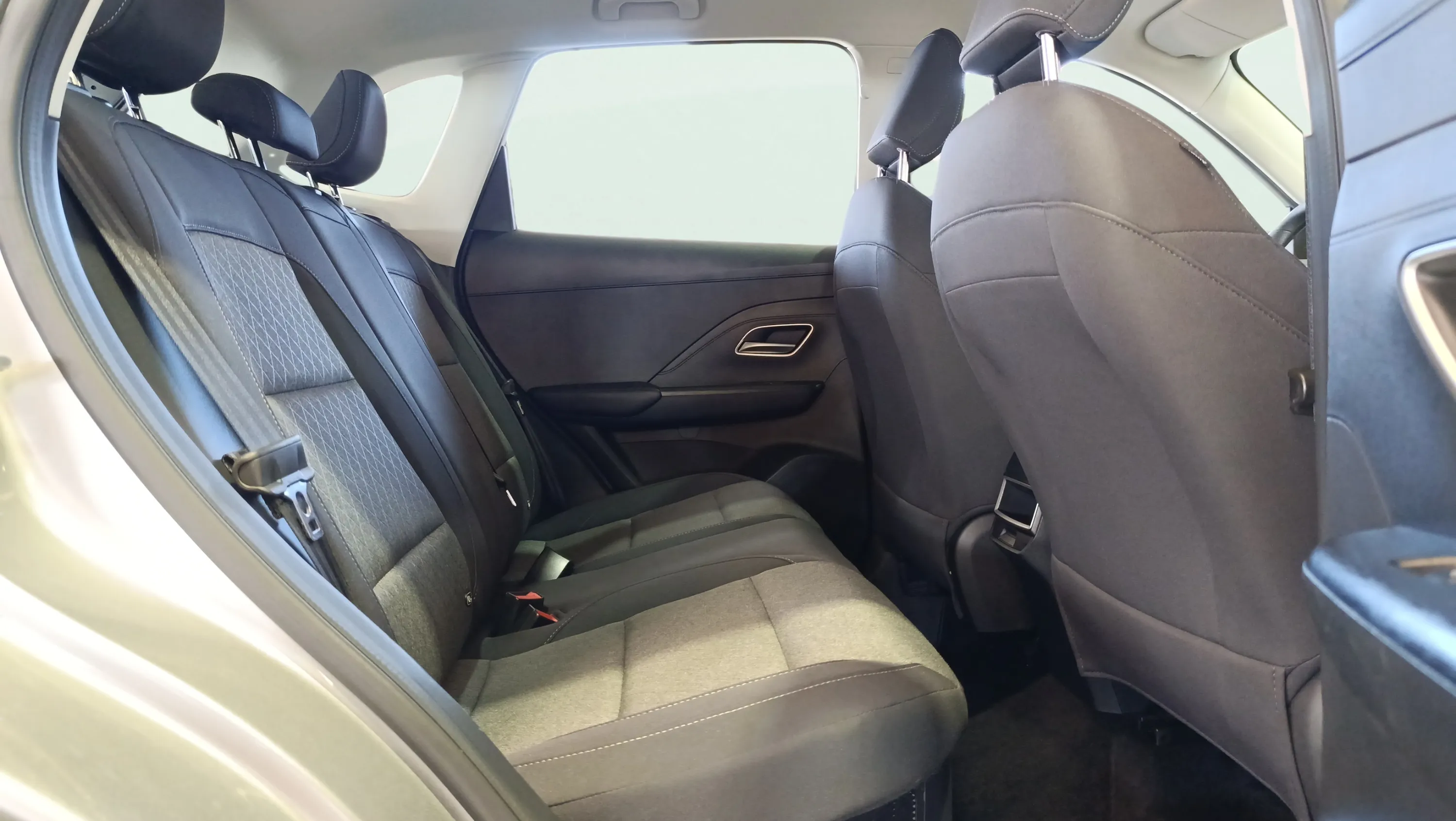 MG ZS Hybrid+ Comfort - foto 34