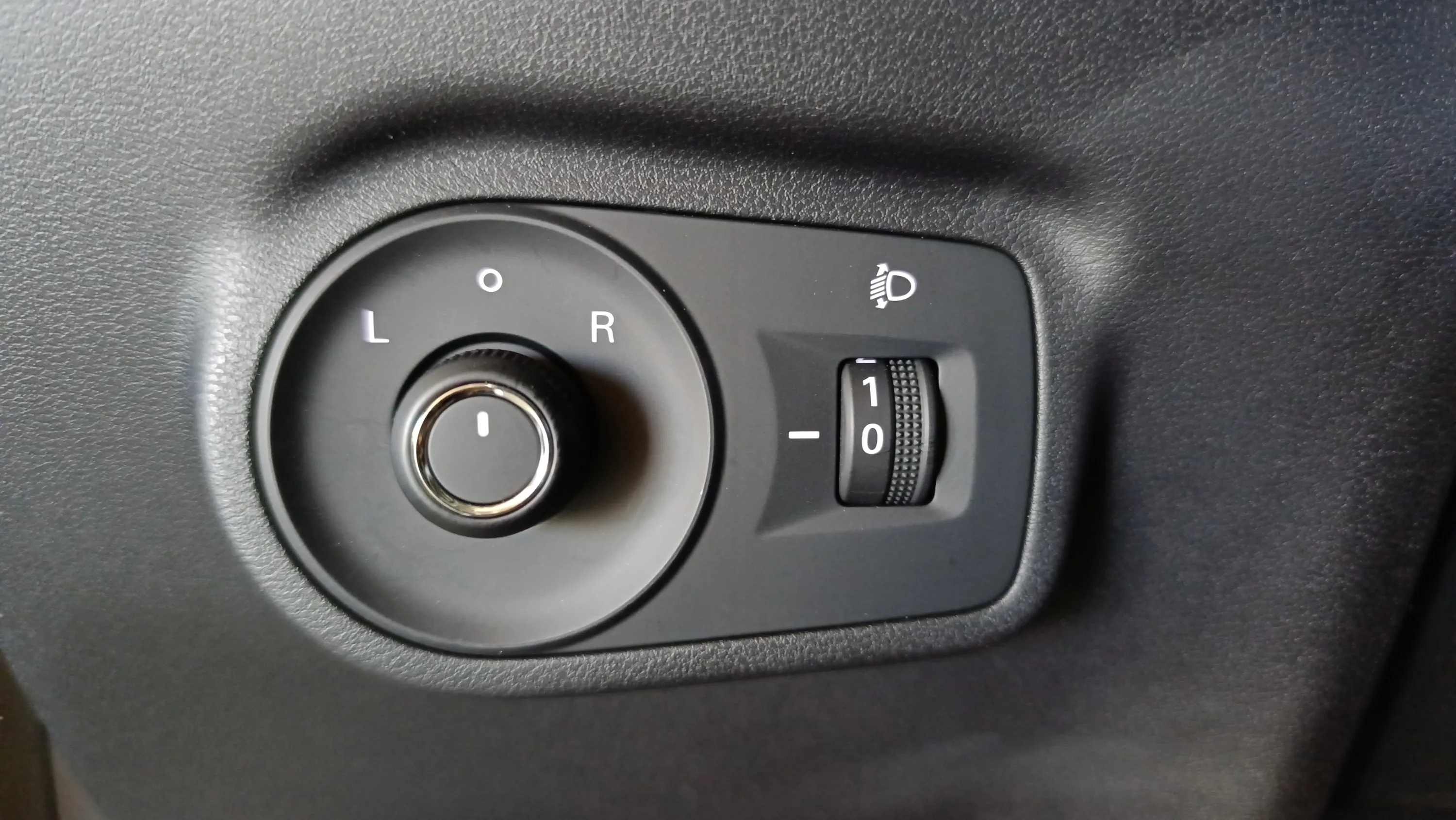 MG ZS Hybrid+ Comfort - foto 29