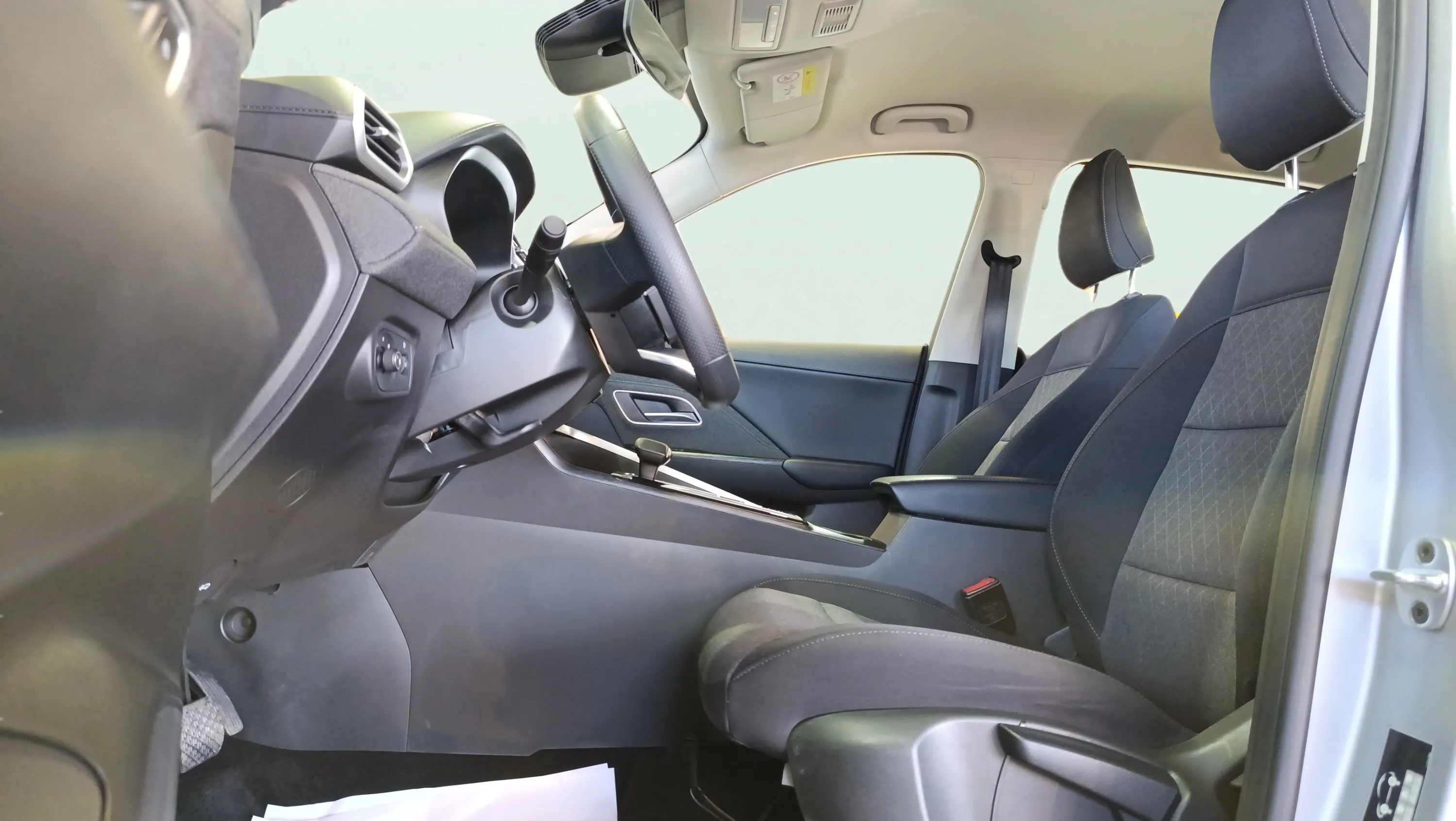 MG ZS Hybrid+ Comfort - foto 31