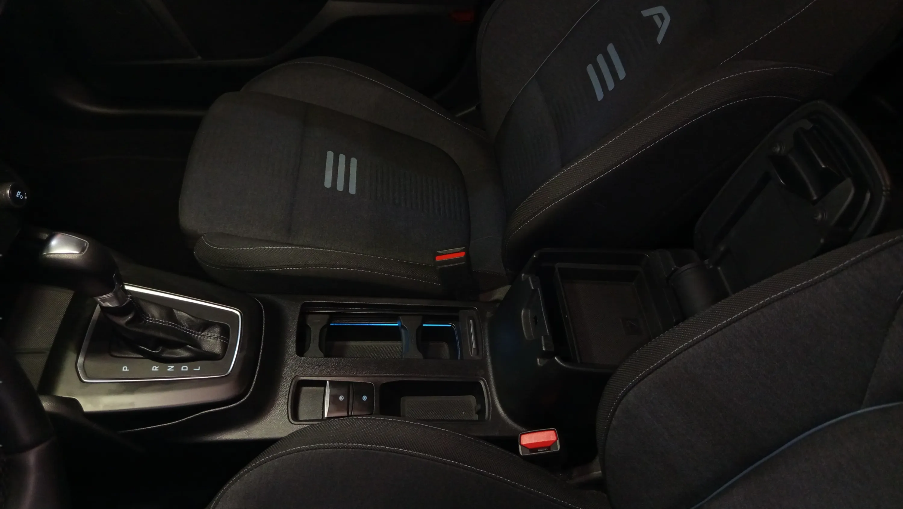 Ford Focus 1.0 EcoBoost MHEV Active - foto 13