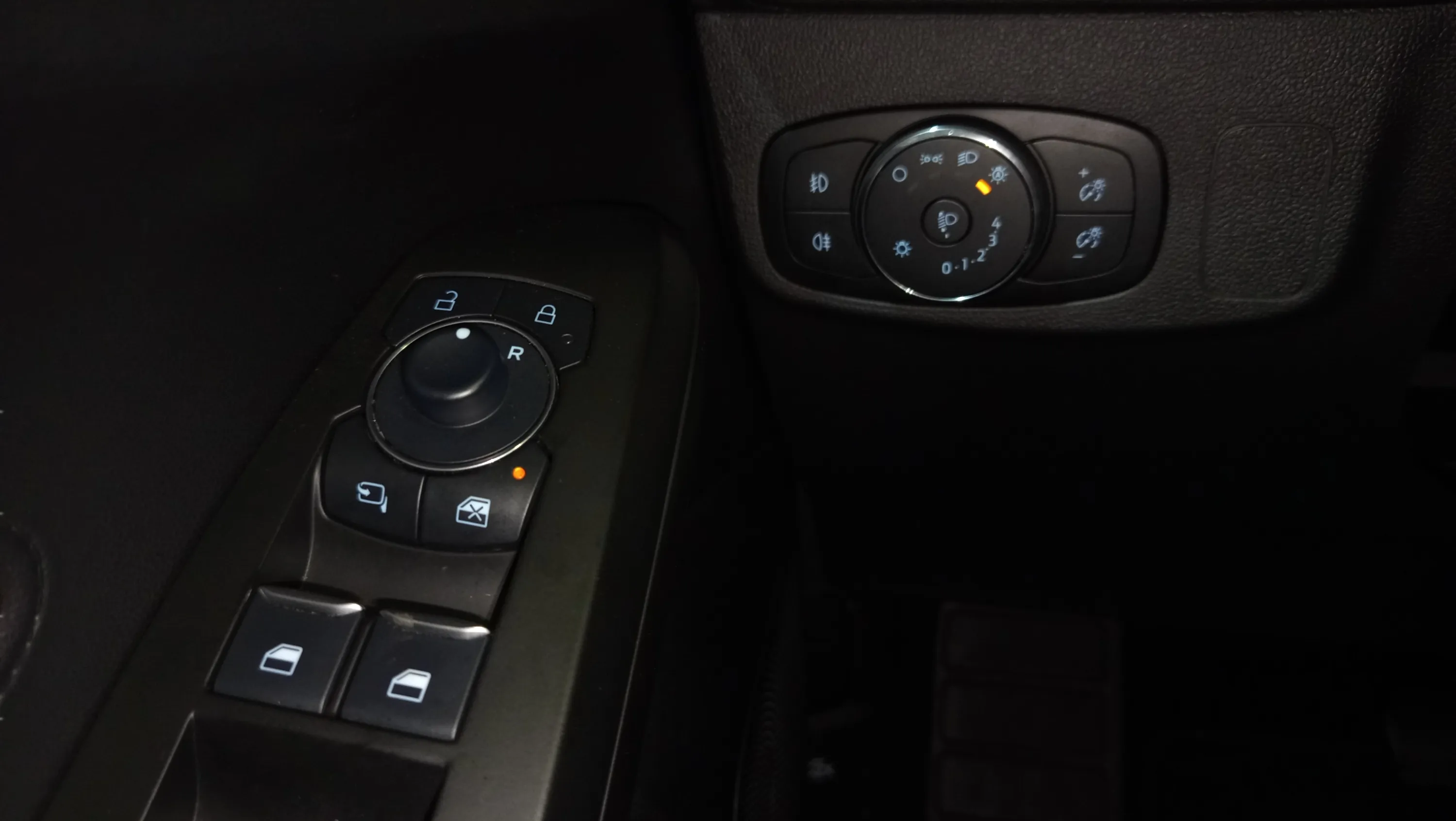 Ford Focus 1.0 EcoBoost MHEV Active - foto 22