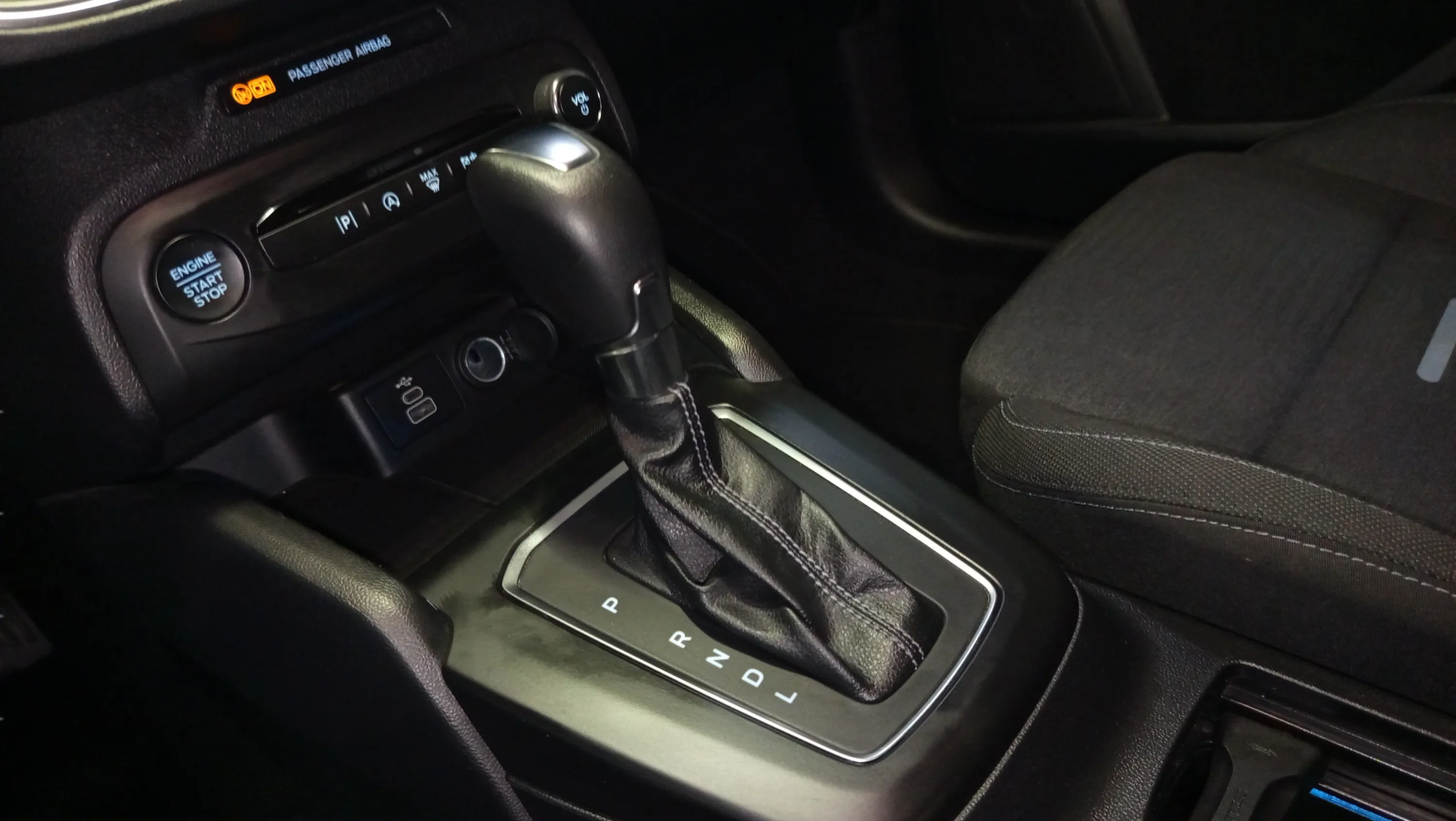 Ford Focus 1.0 EcoBoost MHEV Active - foto 17