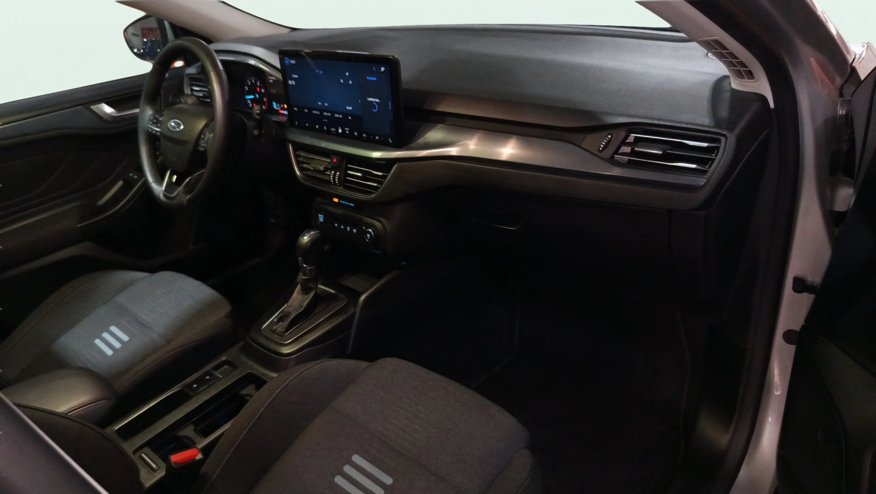 Ford Focus 1.0 EcoBoost MHEV Active - foto 25