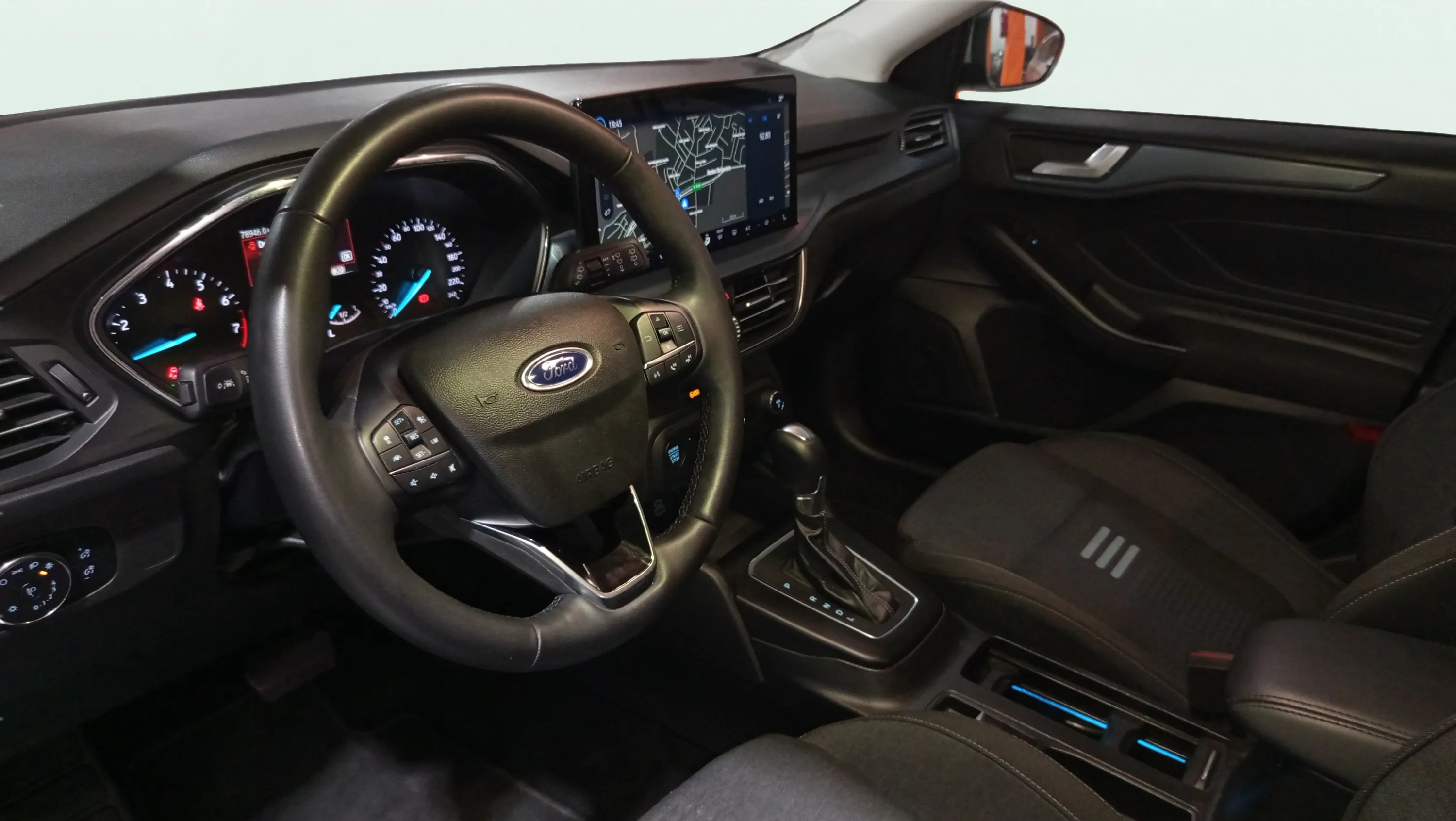 Ford Focus 1.0 EcoBoost MHEV Active - foto 23