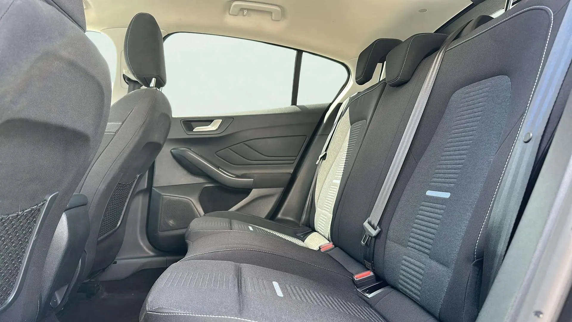 Ford Focus 1.0 EcoBoost MHEV Active Des. SIP - foto 18