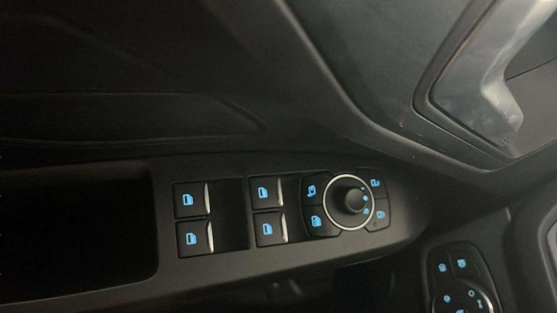 Ford Focus 1.0 EcoBoost MHEV Active Des. SIP - foto 22