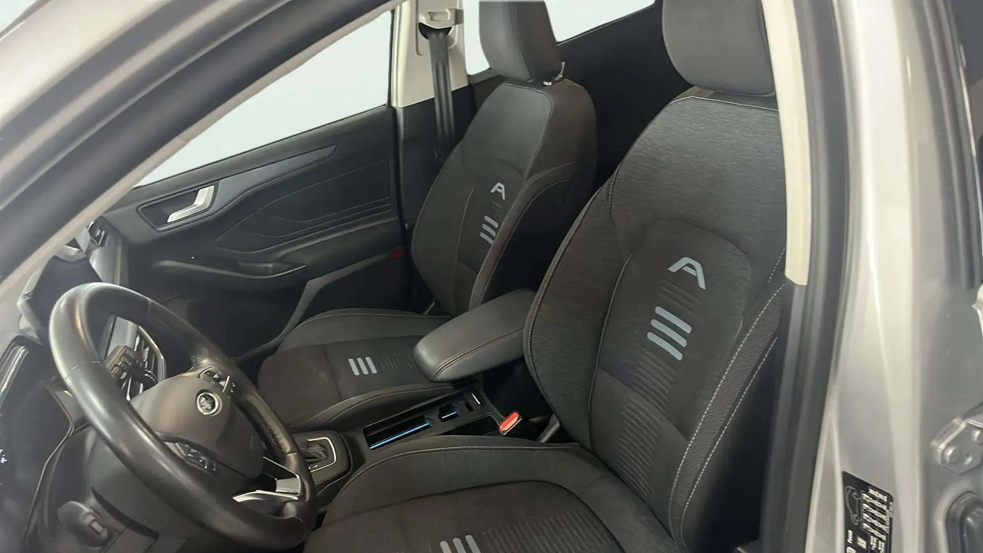 Ford Focus 1.0 EcoBoost MHEV Active Des. SIP - foto 23