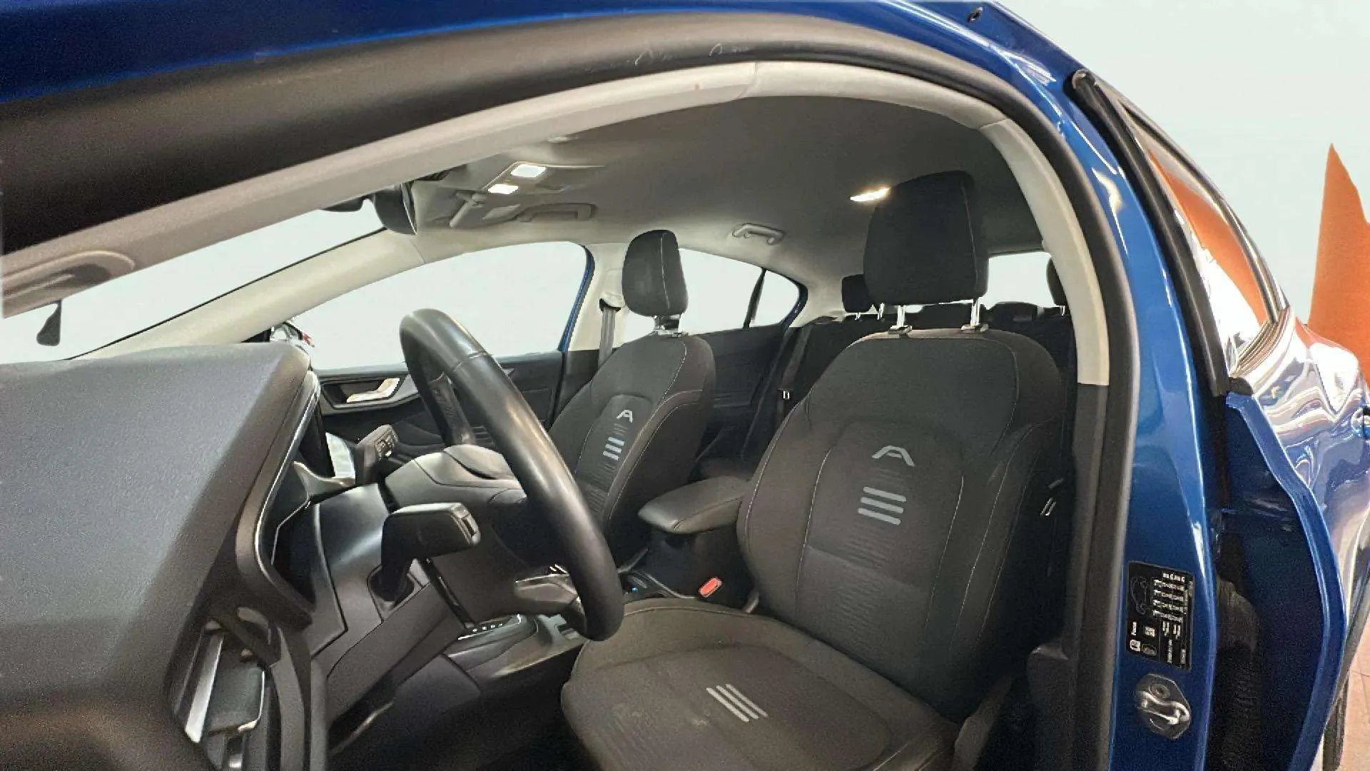 Ford Focus 1.0 EcoBoost MHEV Active Des. SIP - foto 9